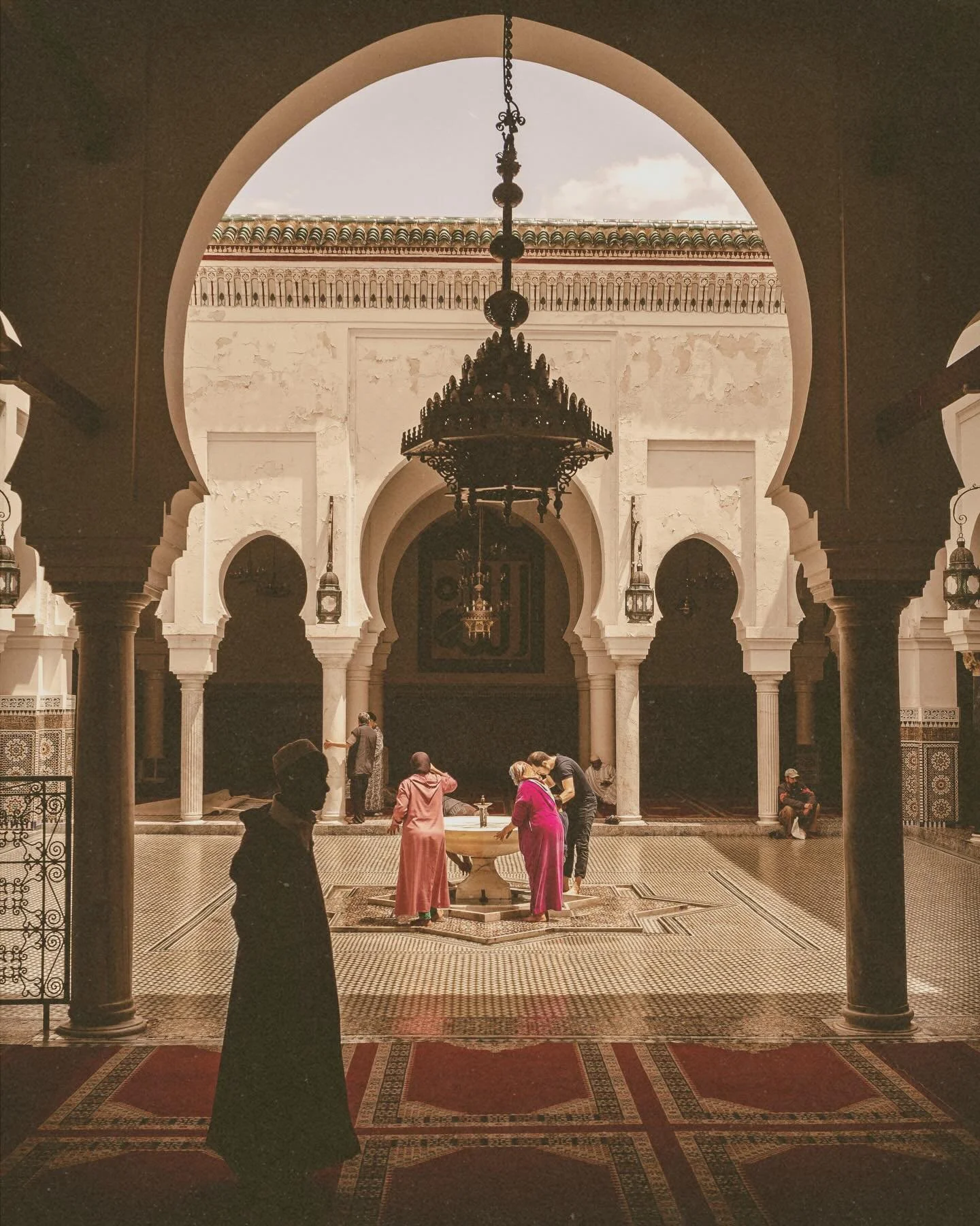 Favorite itinerary Friday: Morocco! 🇲🇦 

Can you imagine&hellip; Sipping mint tea in a centuries-old riad... wandering through spice-scented souks... sleeping under a blanket of stars in the desert... waking up to Atlantic waves in a coastal haven.