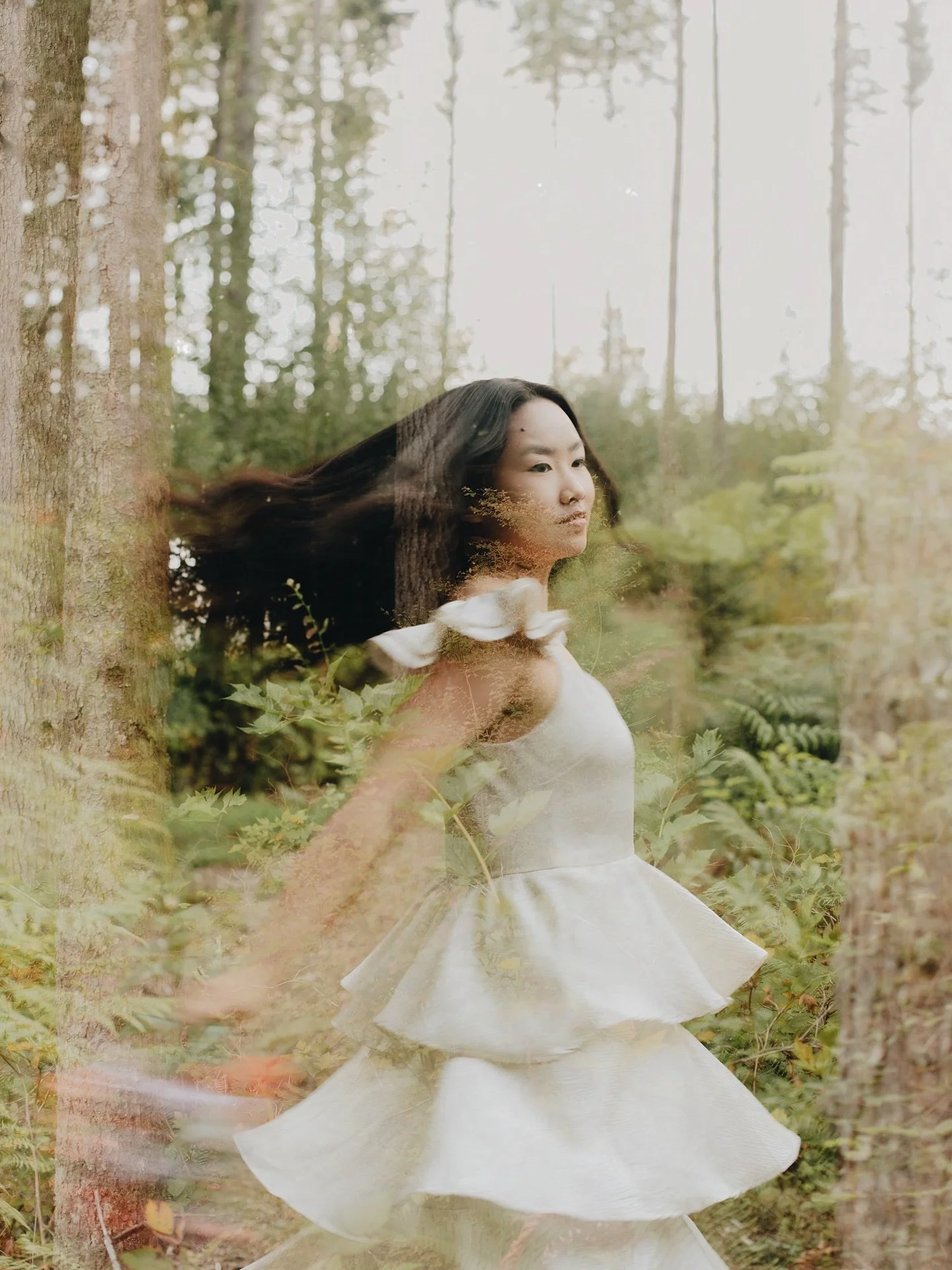 beautiful madalen 🌸

ran into this gorgeous friend at church on sunday and immediately planned a creative shoot for wednesday! so so fun watching our visions come alive in the forest as we were running around and experimenting. tried my hand at mult