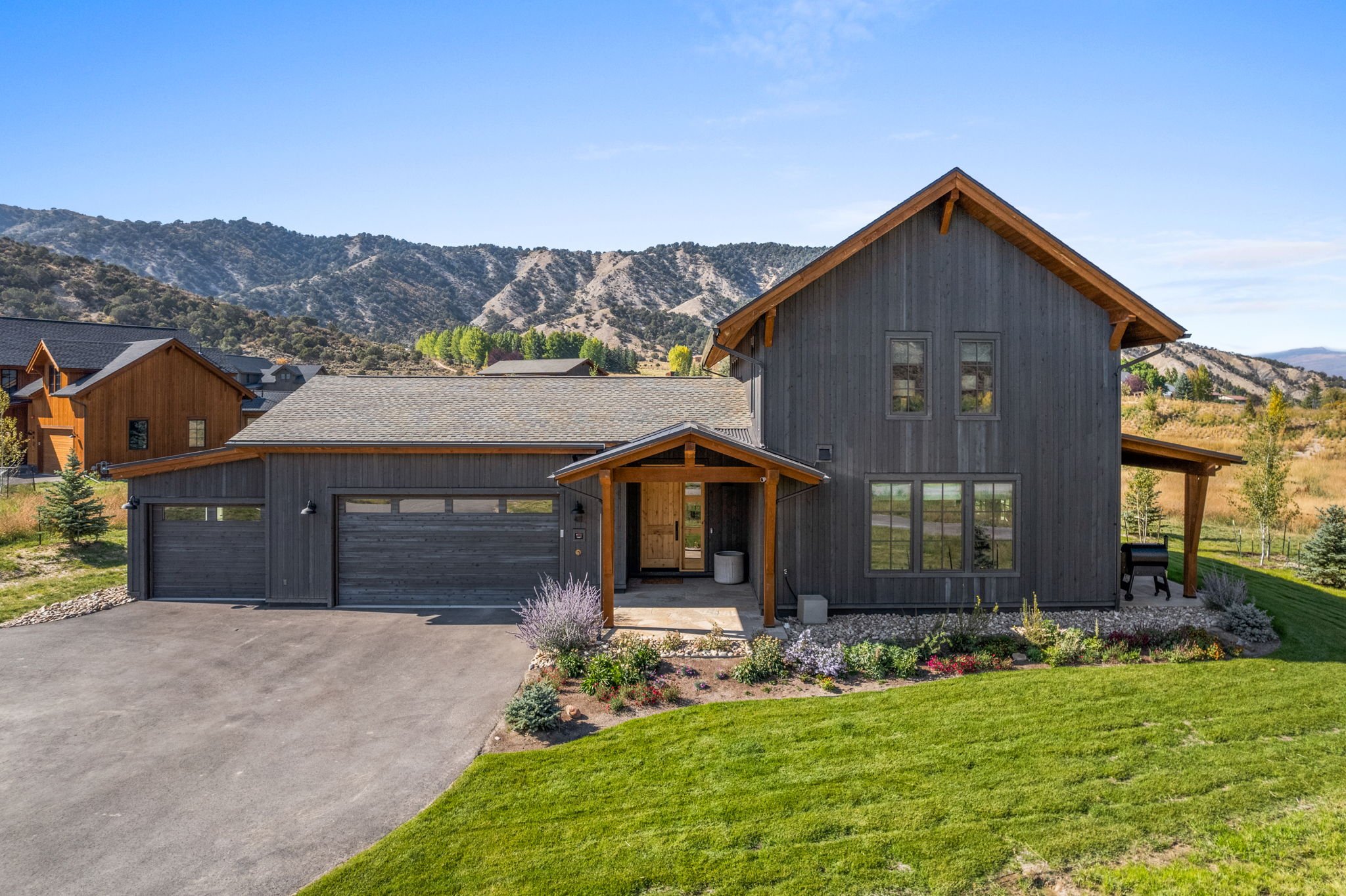 1-web-or-mls-411 Hunter View Ln-1.jpg
