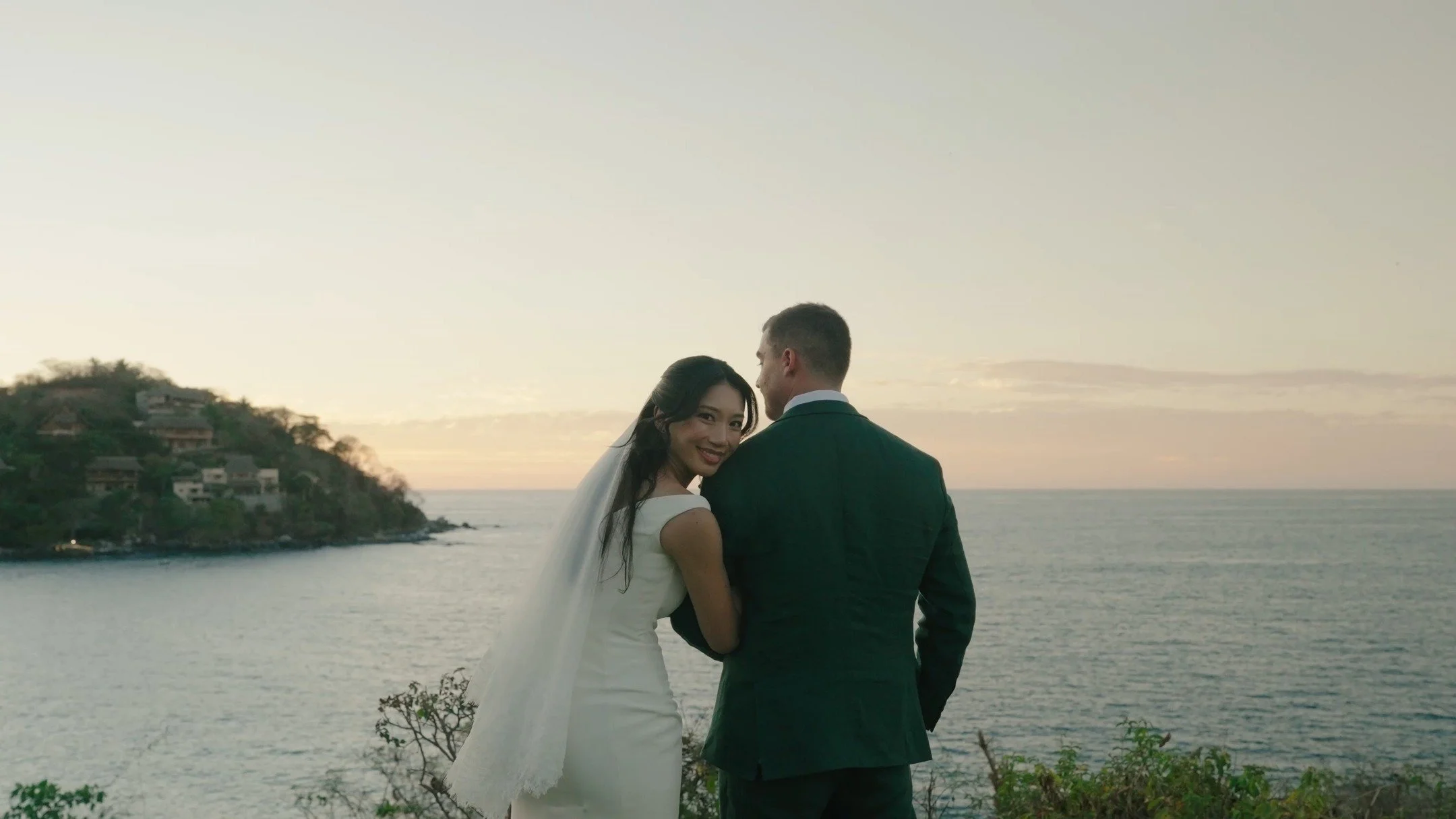 The sound of the sea, and us.

@jazzzmoon + Philip

Photo: @bypaolamarquez_ 
Flowers: @flowersbyjj 
Planner: @fromthesoulweddings 
Venue: @donpedros.sayulita 

#nolfilms #noordonarylove #destinationweddings 
#Sayulita #DonPedros #MexicoTravel #Rivier