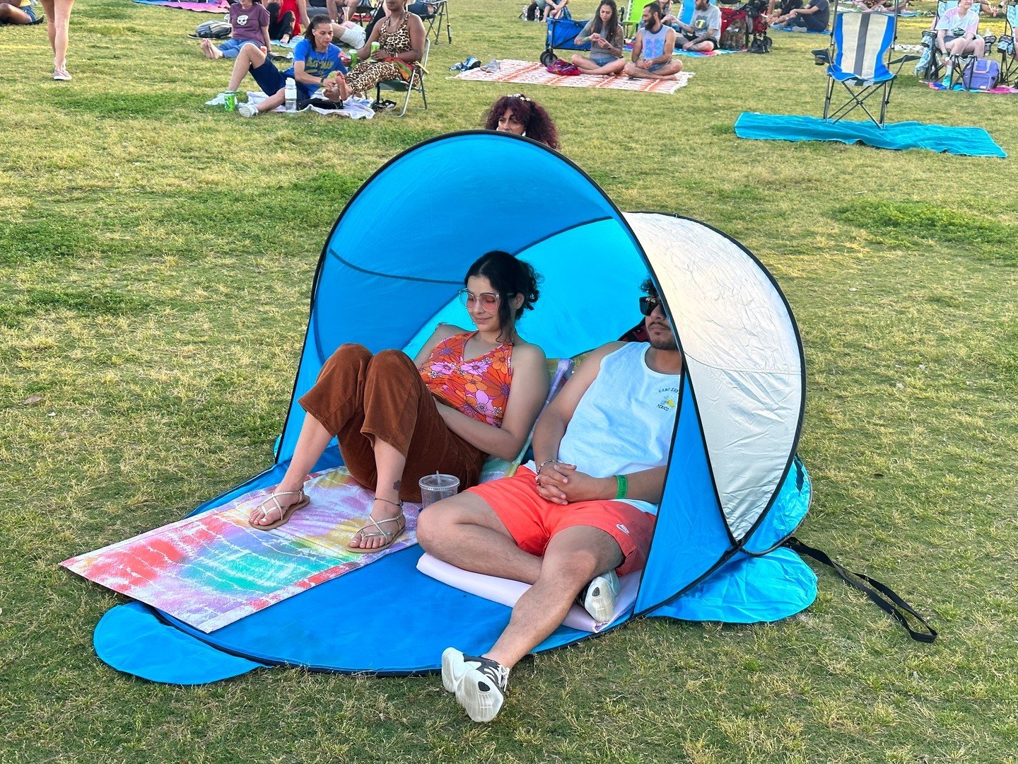 Need some shade? ⛱️
Here are some Austin Reggae Fest acceptable shade options. 

🚫 Large wagons, full size pop up tents or any kind of staking is not allowed on festival grounds.