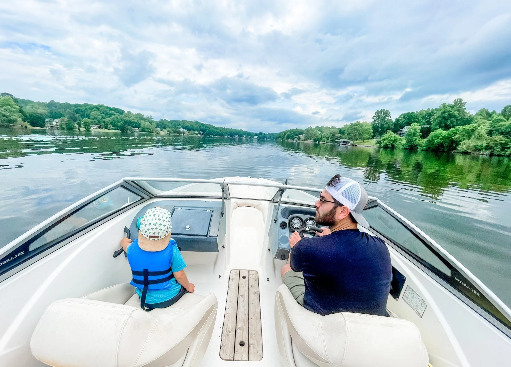 boat rental smith mountain lake.jpg