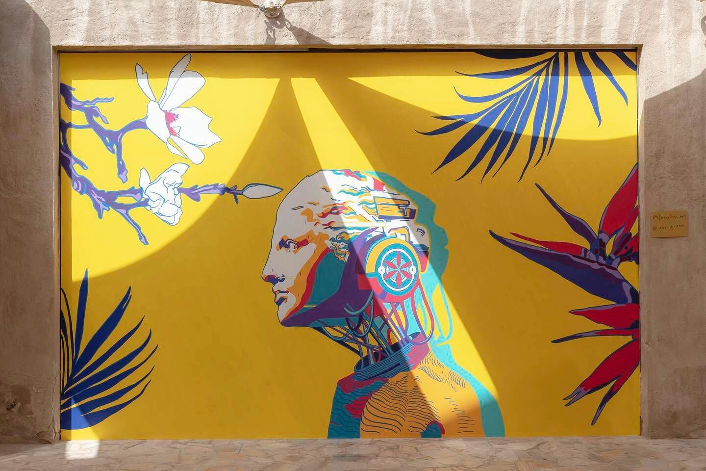 I Live Mural by @foxy_foxy_art in collaboration with @van_grimm.
 
.
The UAE based artist @foxy_foxy_art in collaboration with the artist @van_grimm, have both completed this experiential wall mural installation that merges nature's qualities with mo