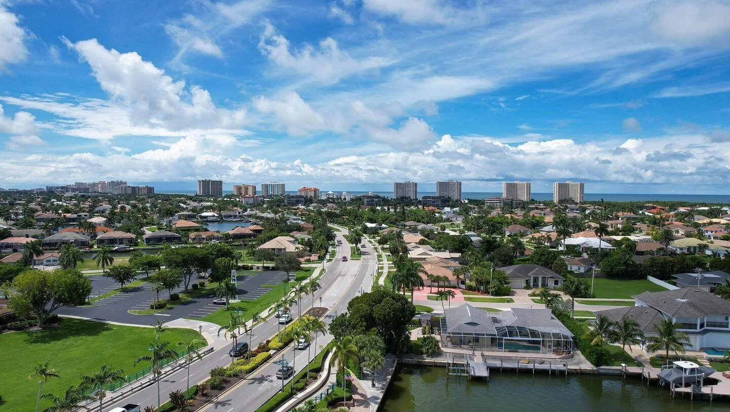 Aerial photos are an amazing addition to any listing. They showcase the neighborhood and provide a greater feeling of what it would be like to experience that location in person. Not to mention they are just simply gorgeous! ⛅️

DM for $25 off your n