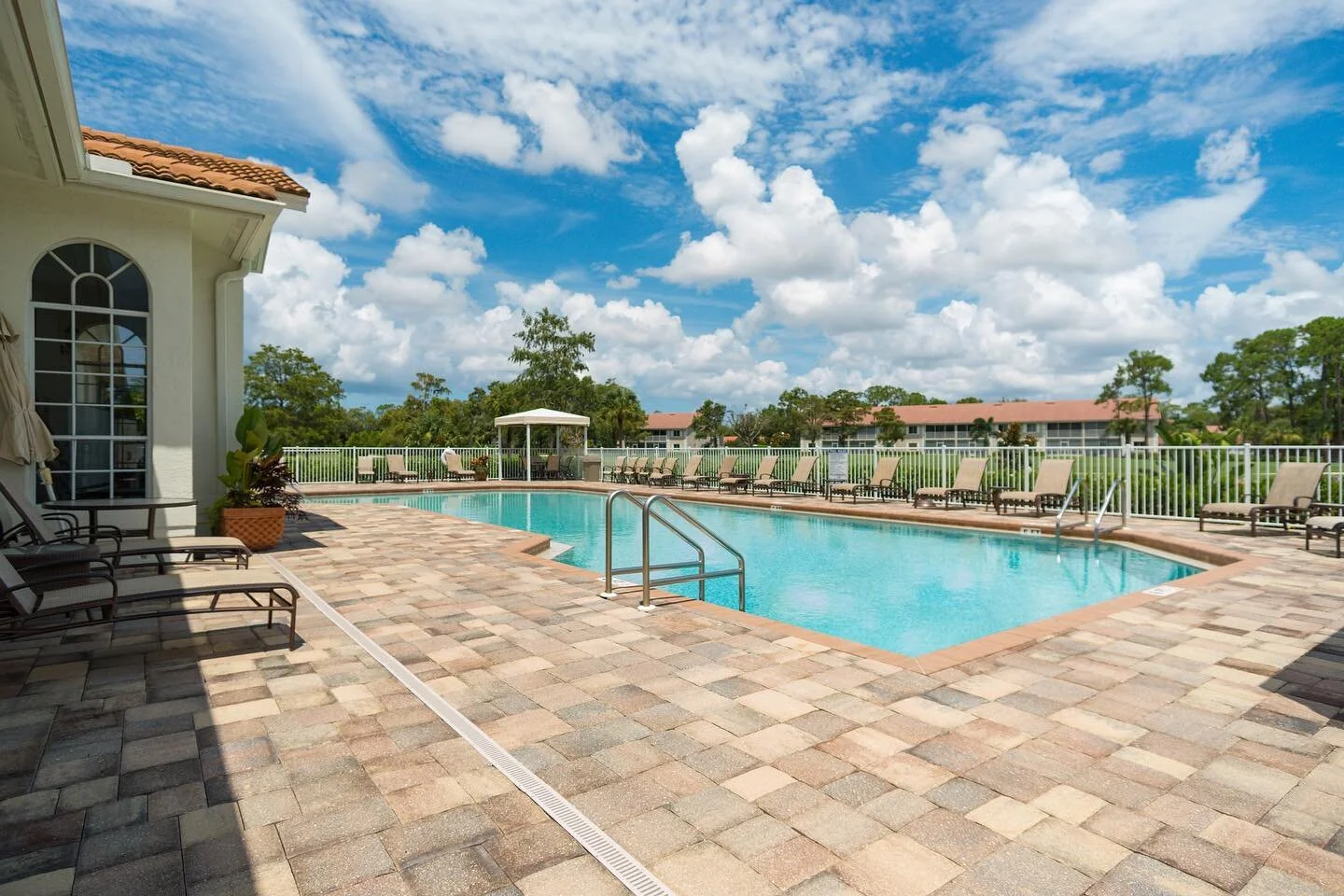 Have some awesome amenities included with your listing? Let&rsquo;s show them off! ⛱

#swflrealestatephotographer #swflrealestatephotography #flrealestatemarket #naplesrealestatephotography #naplesrealestatemarket