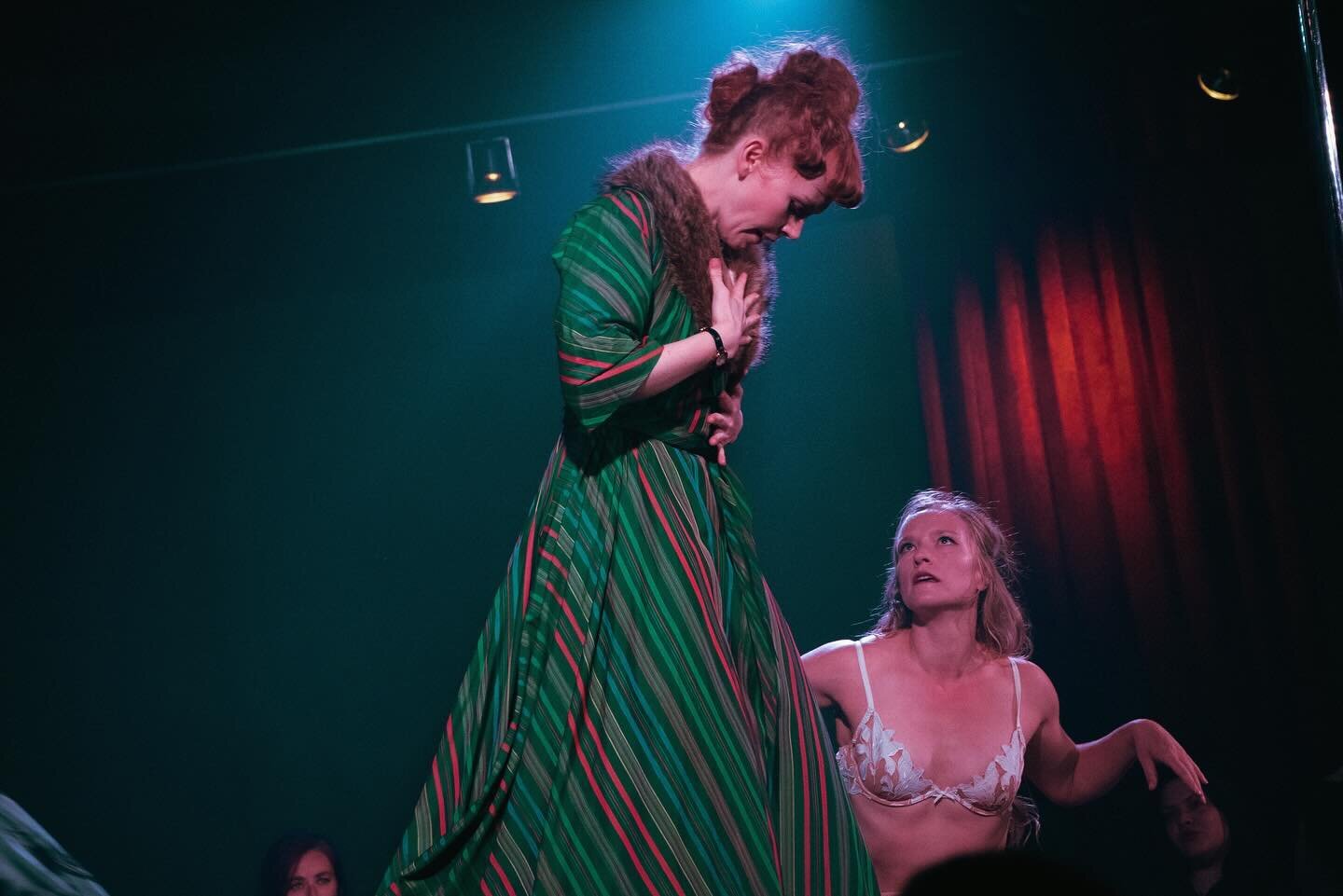A tease of GREEN for your day. 
Happy St. Paddy&rsquo;s Day! 💚💚
.
.
.
#immerisve #stpatricksday #theatre #theater  #burlesque