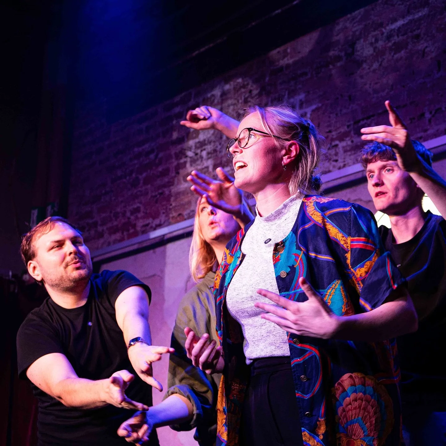 Från igår på Göteborg Improv Comedy Club 01.10.25 hos Contrast Public House!
På scen:
Hjalmar Hardestam
Ida Lingegård
Markus Stenbeck
Sandra Rositzka
Ljus: Alexander Majercik
Musik: Arvid Kästel
📸 Johanna Sa