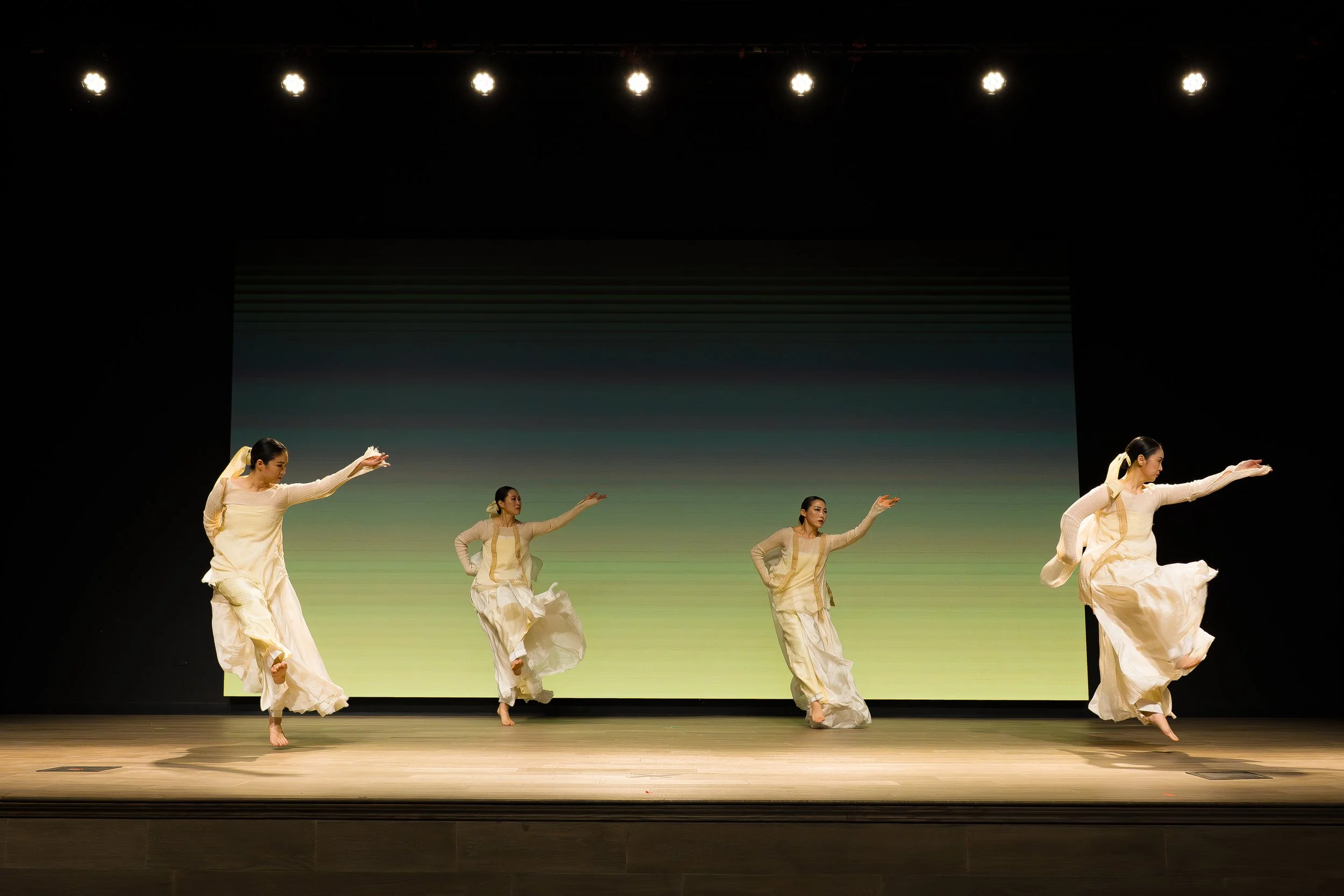 춤 시간을 건너다 2026 - 그리움 하나 02.jpg