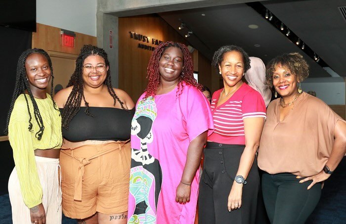 Throwback to Jasmine Graham&rsquo;s book signing for Sharks Don&rsquo;t Sink! 🦈✨ 

This powerful memoir explores the inspiring journey of a young Black scientist breaking barriers in academia, all while drawing parallels to one of nature&rsquo;s mos