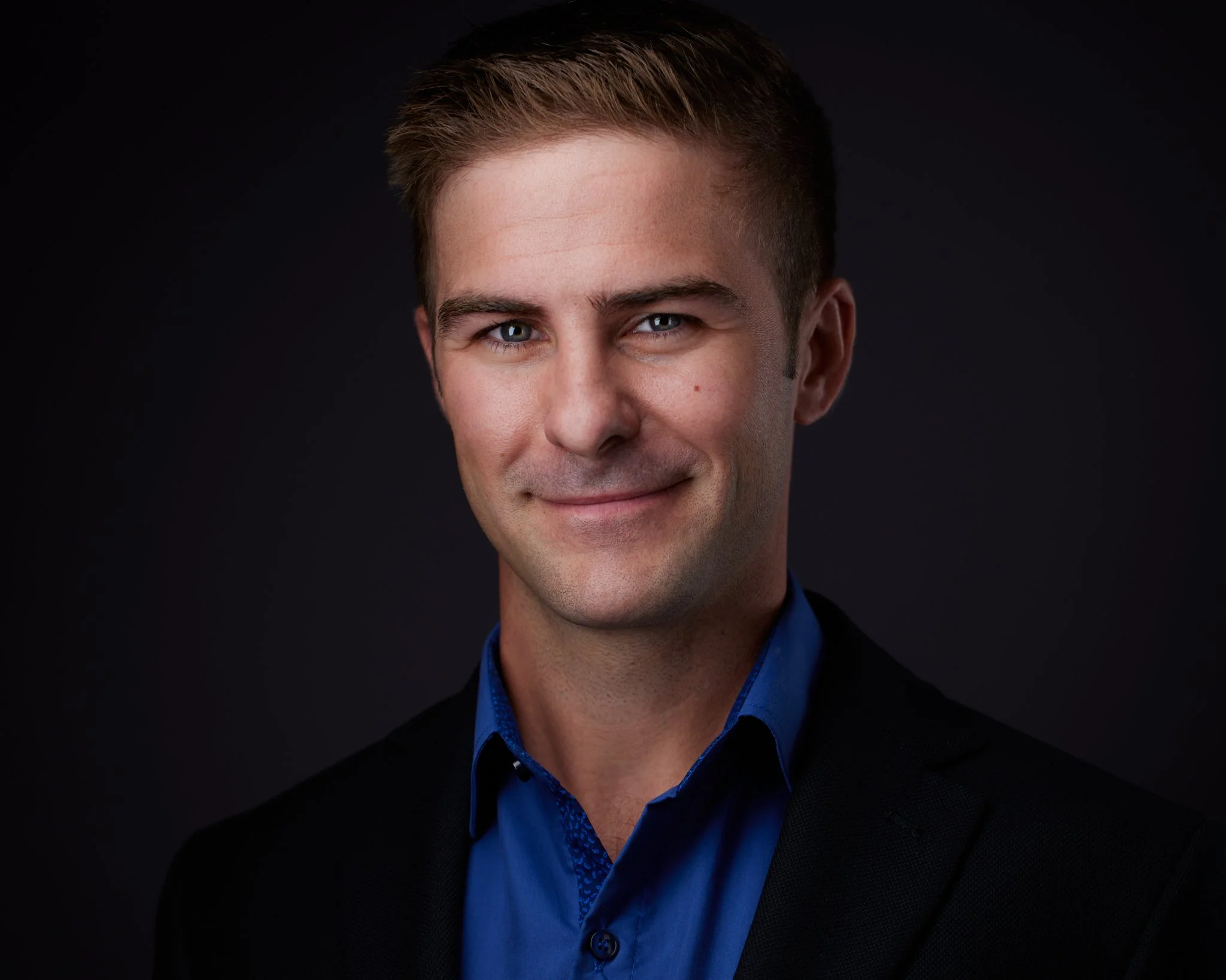 central-oregon-professional-headshot-studio-tj.jpg