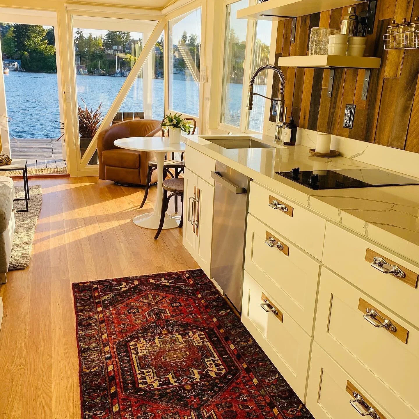 We have a new little floating home available to rent! Completely restored; beautifully appointed for comfort. It&rsquo;s front row and thats basically magic. Available July 1st. Please DM if interested ❤️