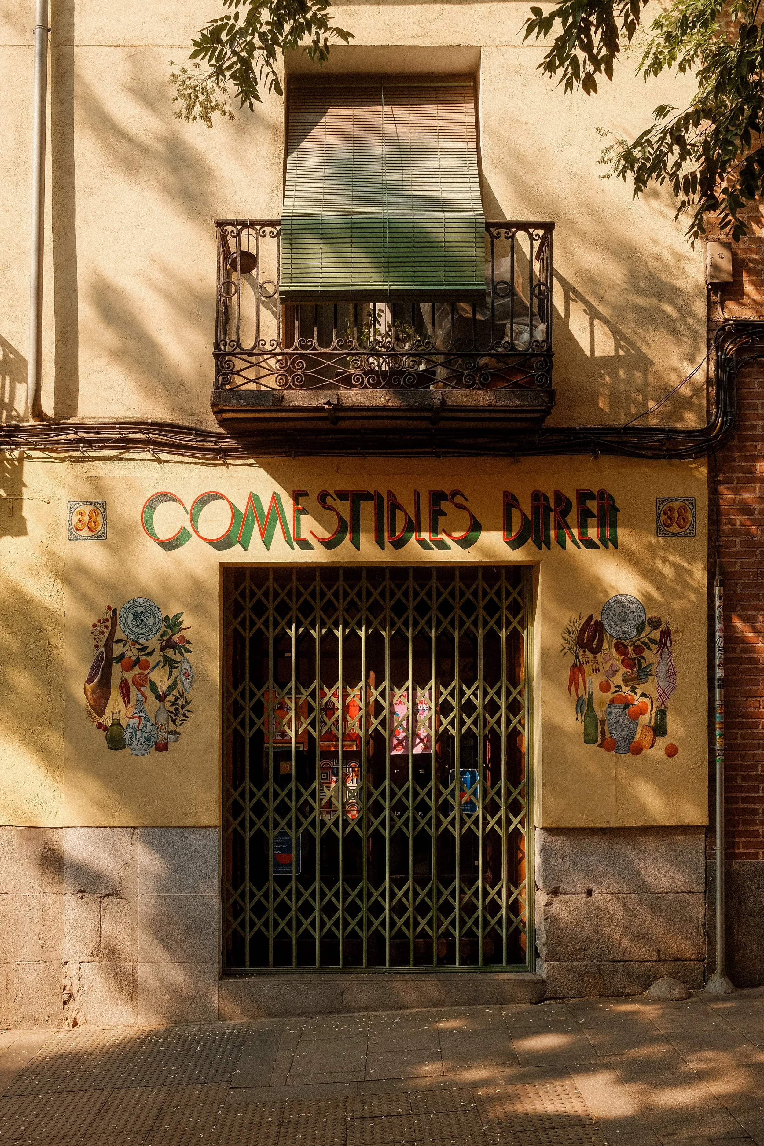 madrid-spain-comestibles-darea-traditional-grocery-store-travel-photography-10.jpg