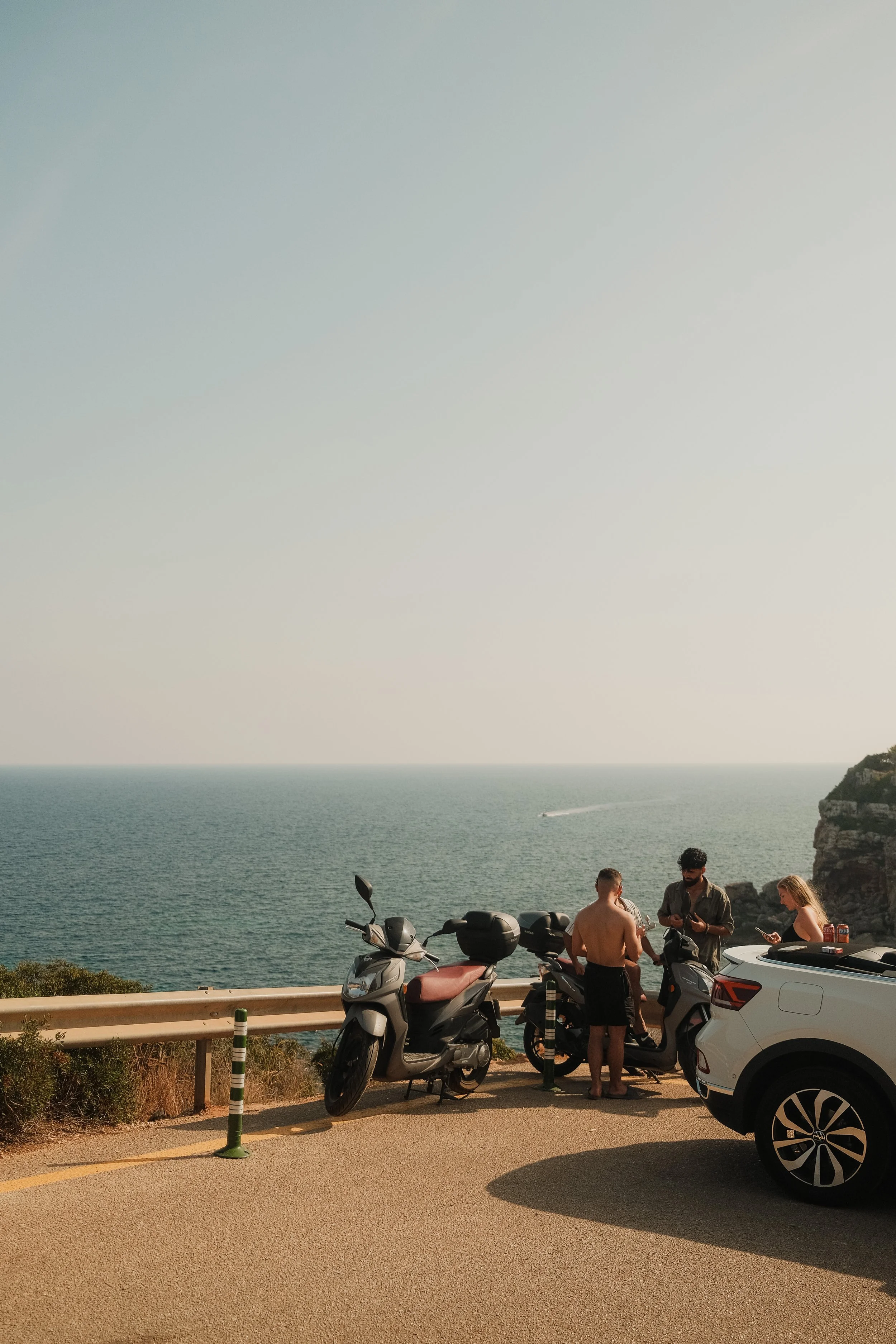 mallorca-coastal-road-friends-scooters-car-sea-view-travel-photography-06.jpg