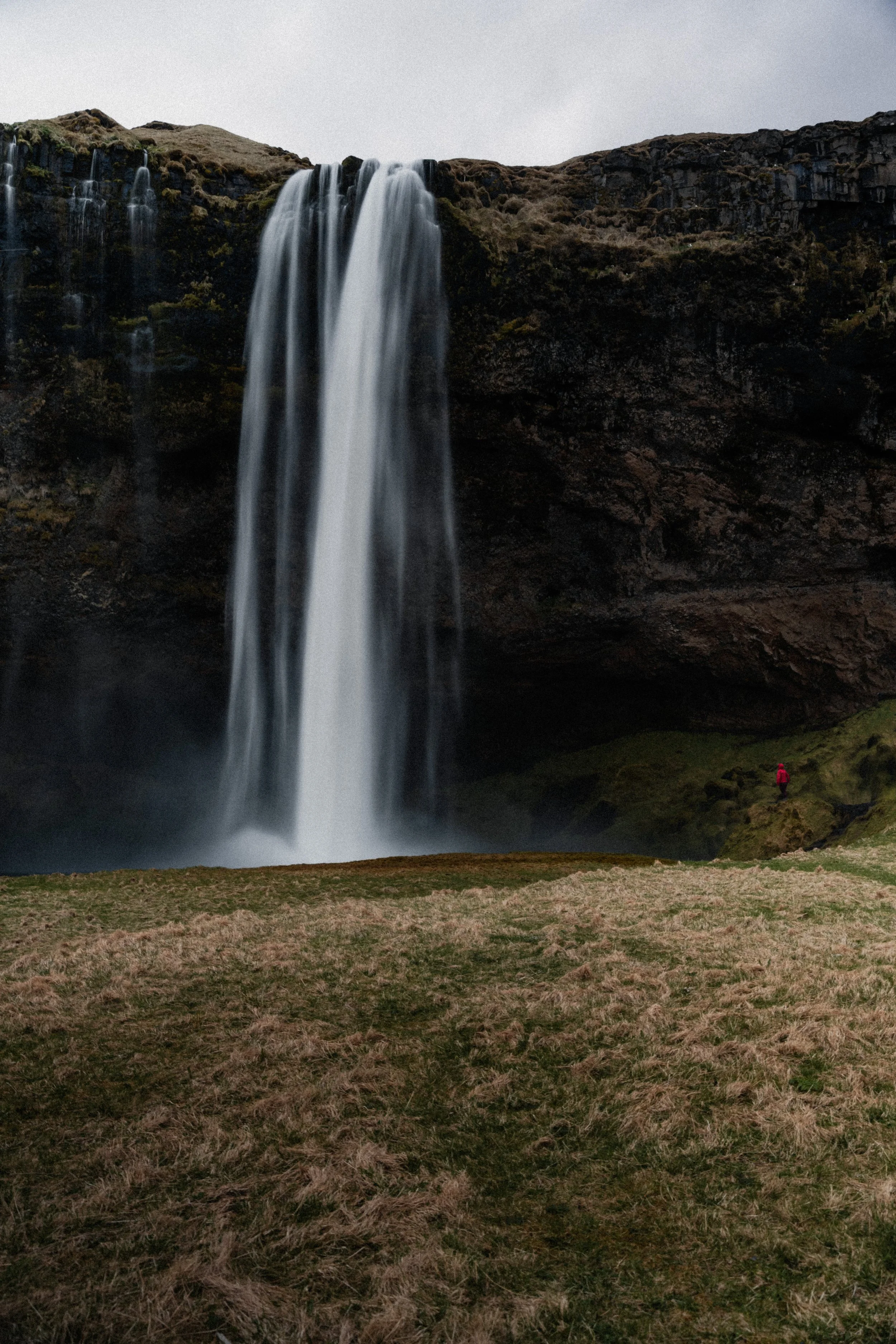 iceland-seljalandsfoss-waterfall-landscape-travel-photography-03.jpg