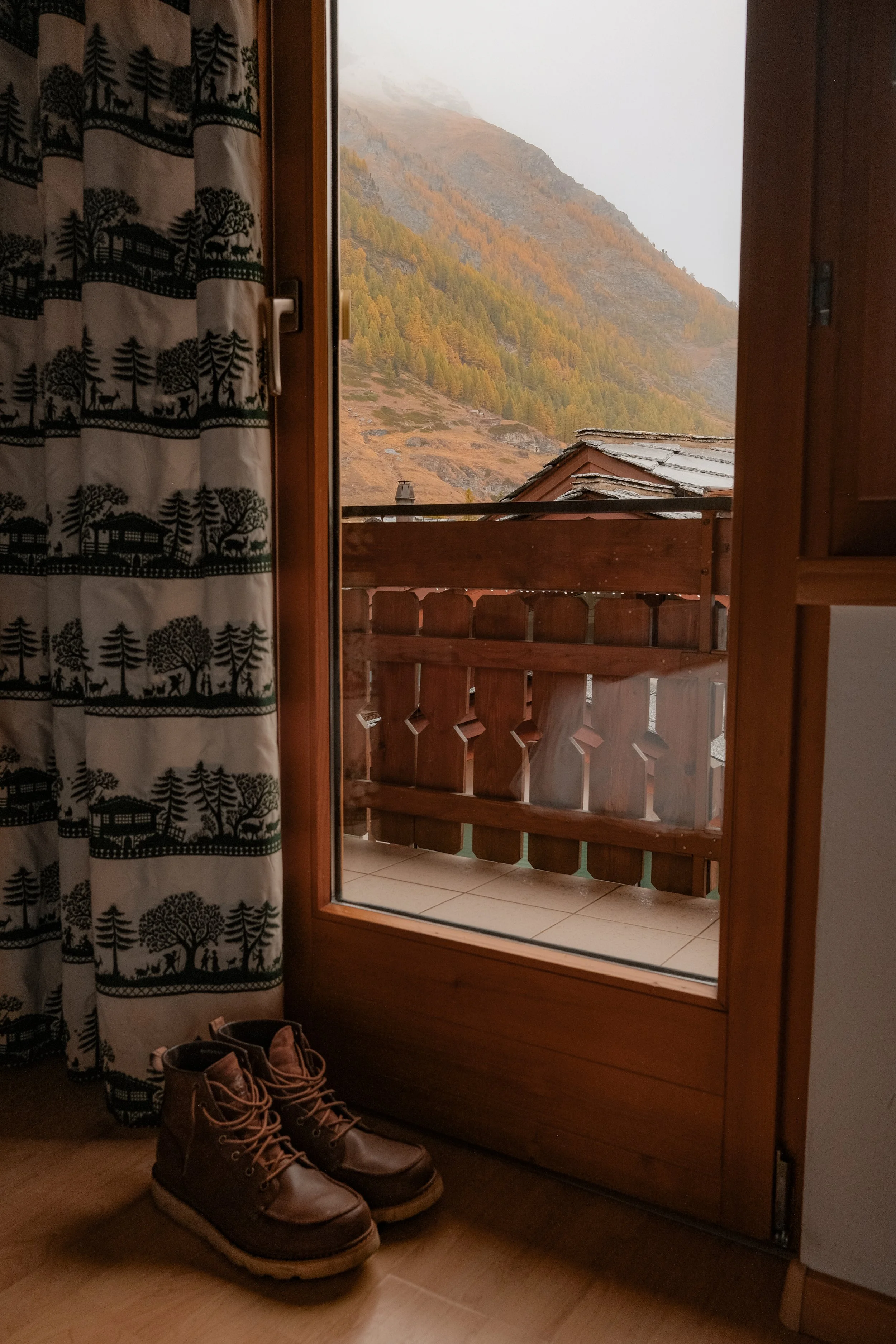 zermatt-switzerland-alpine-hotel-room-balcony-mountain-view-hiking-boots-hospitality-photography-25.jpg