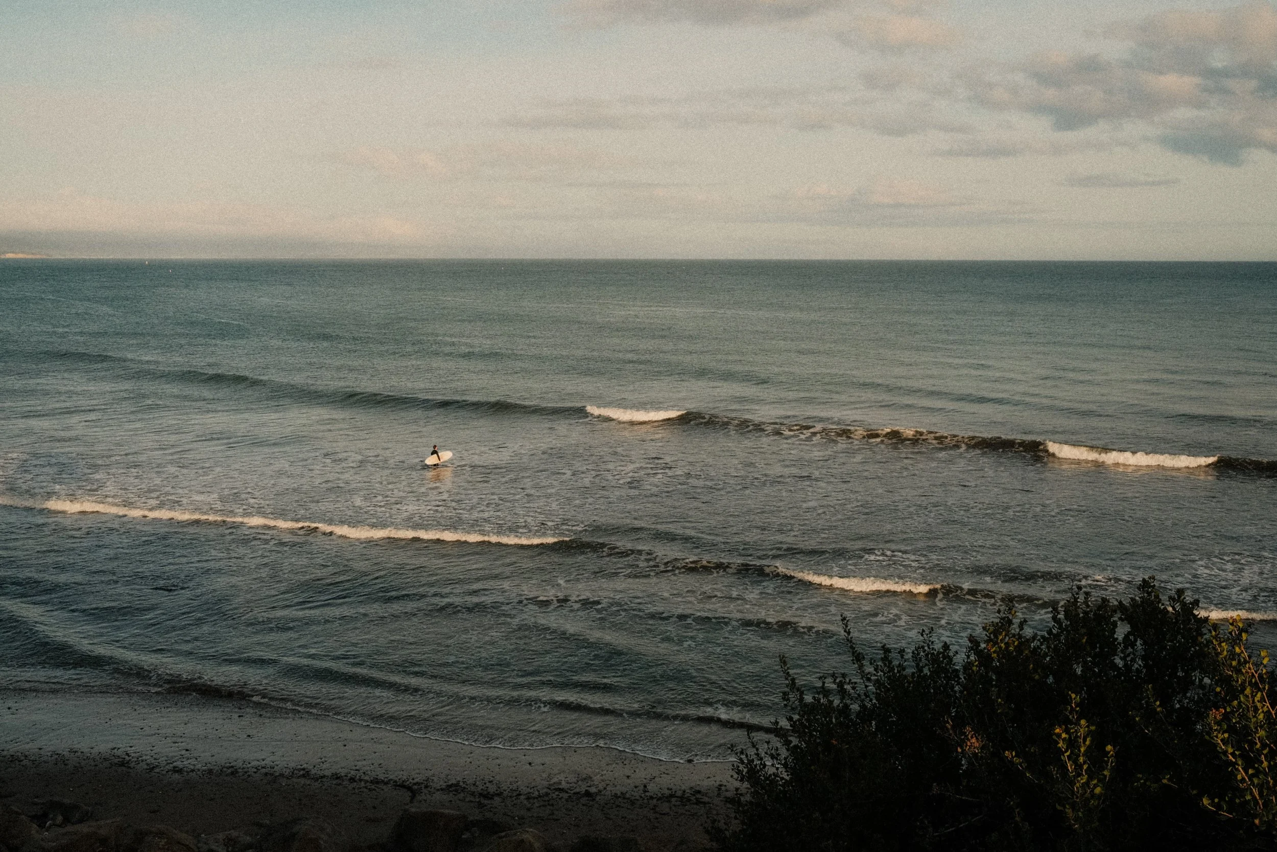 california-surfer-ocean-waves-travel-photography-09.jpg