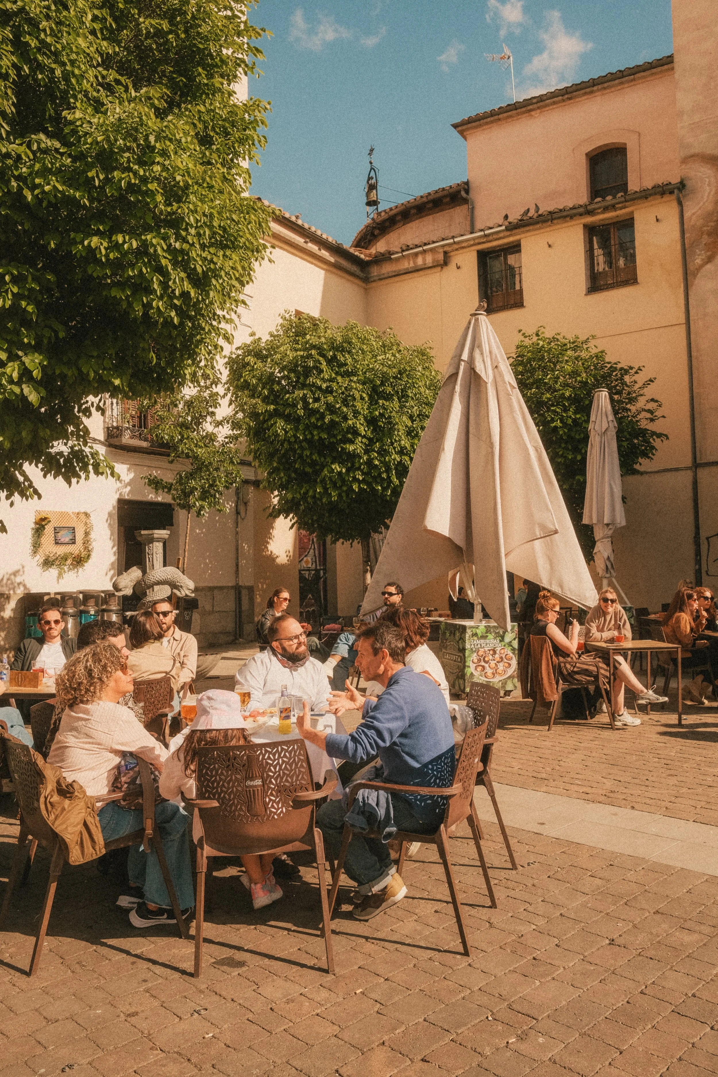 madrid-spain-outdoor-cafe-square-summer-dining-travel-photography-33.jpg