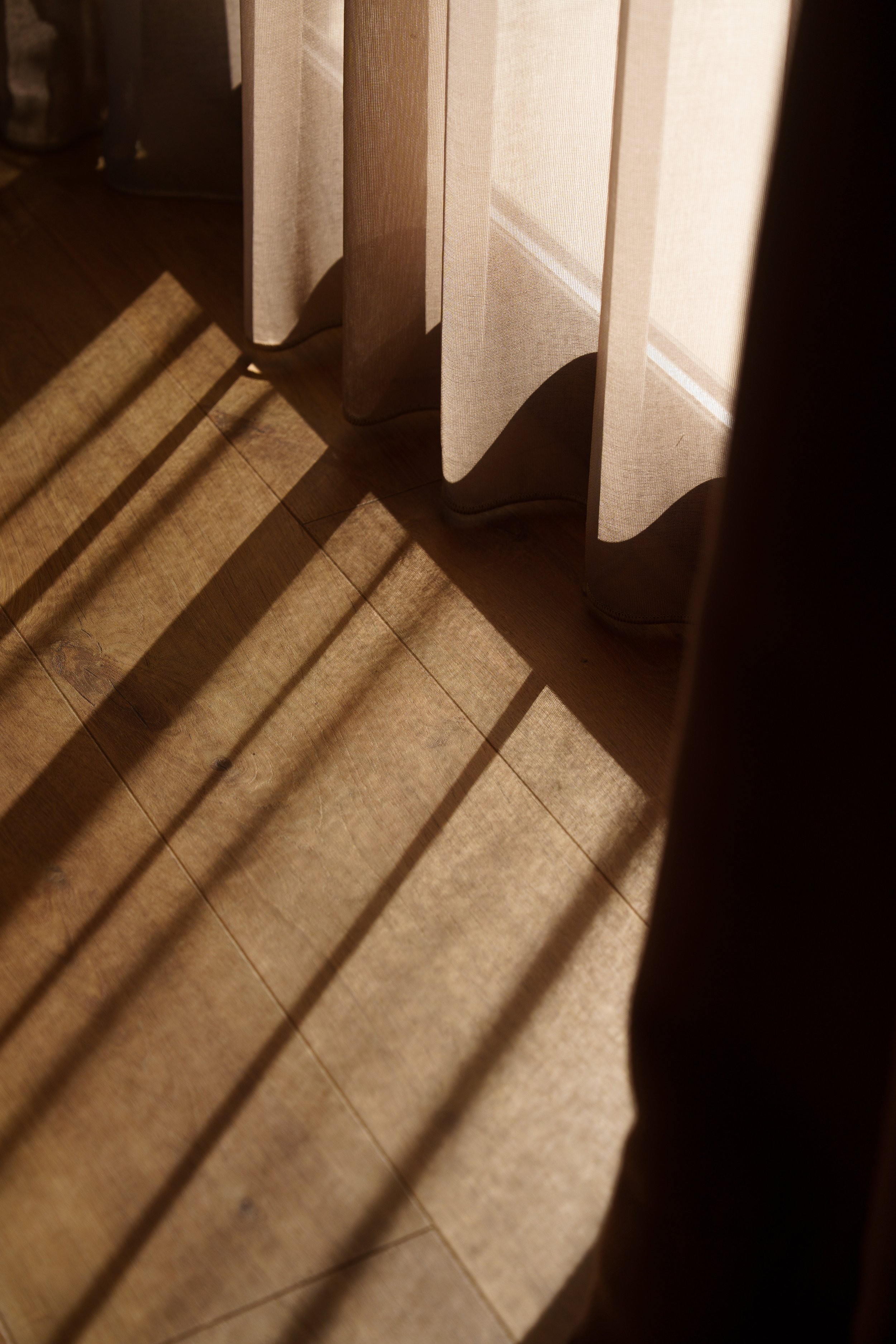 guest-room-curtain-light-detail-h10-palacio-colomera.jpg