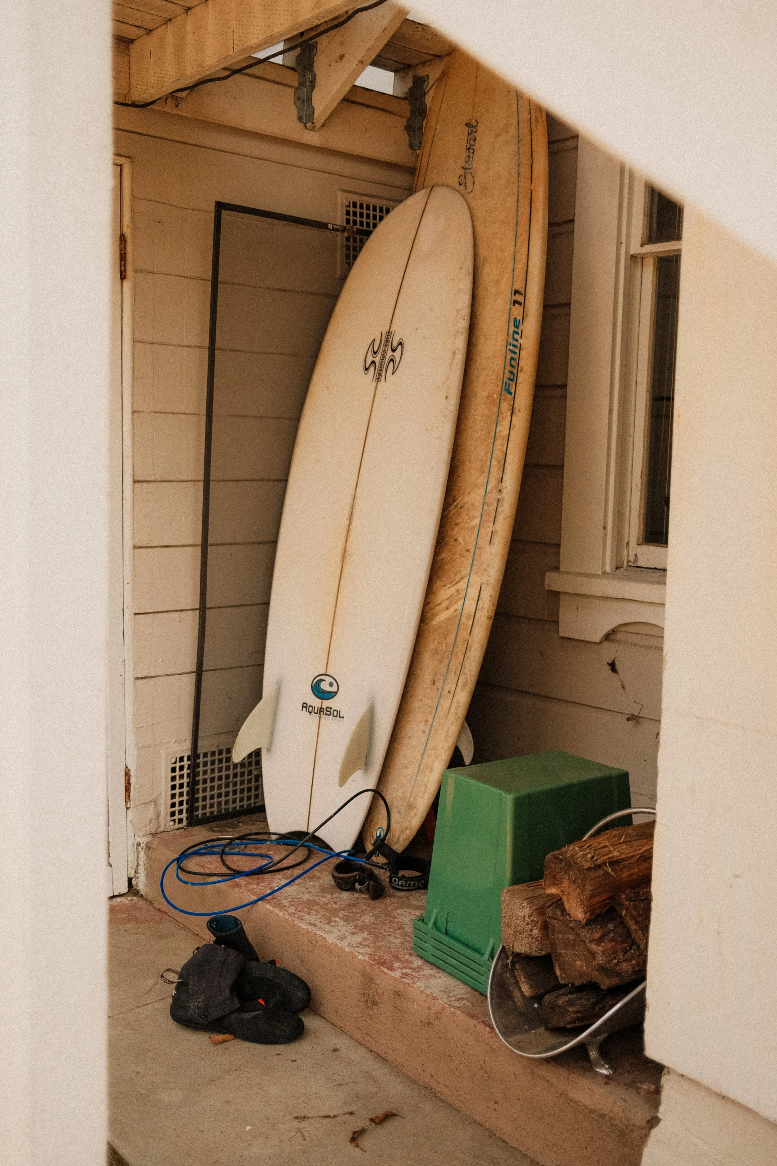 california-surfboards-beach-house-surf-culture-travel-photography-05.jpg