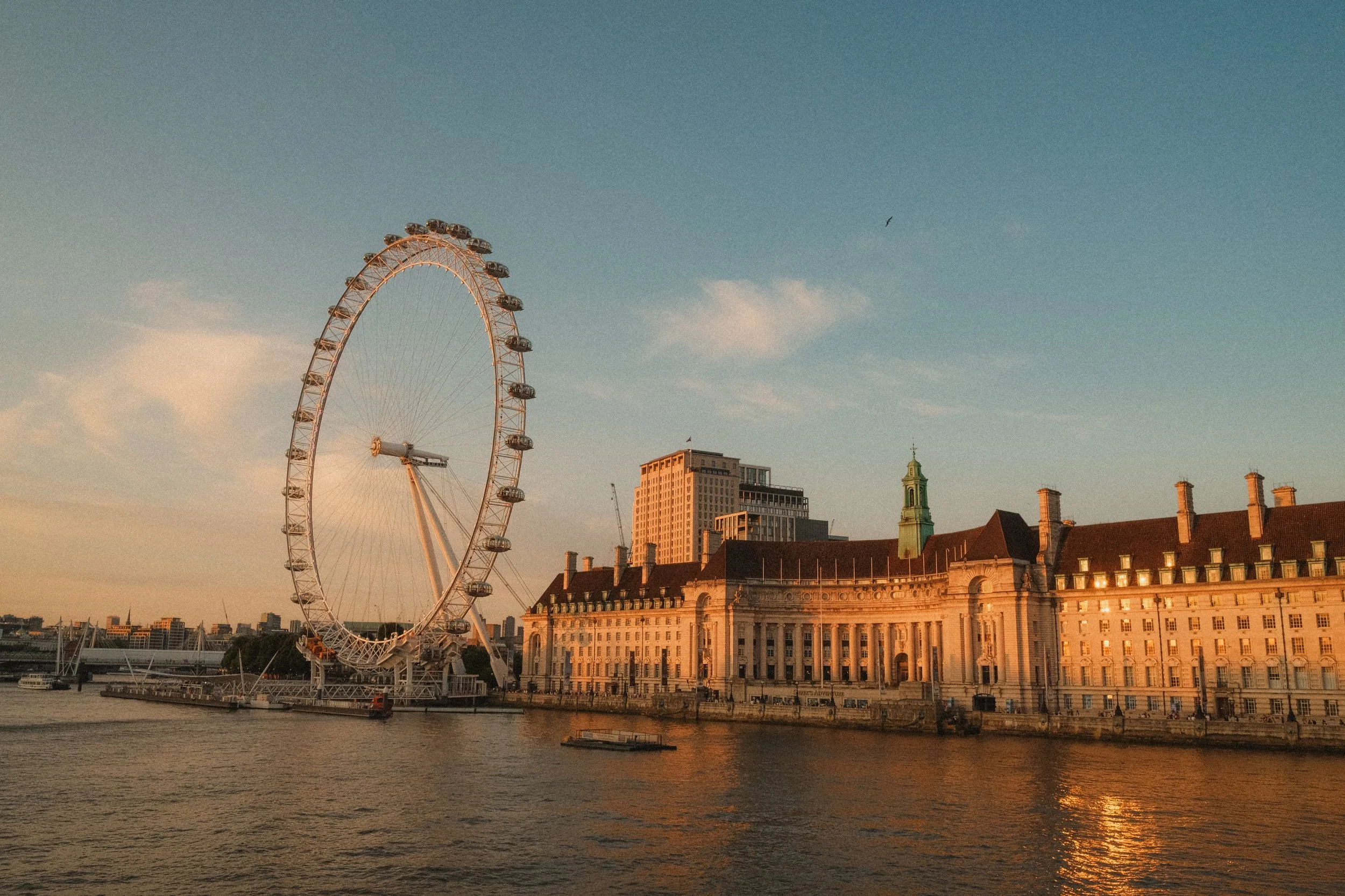 london-eye-thames-river-county-hall-sunset-travel-photography-04.jpg