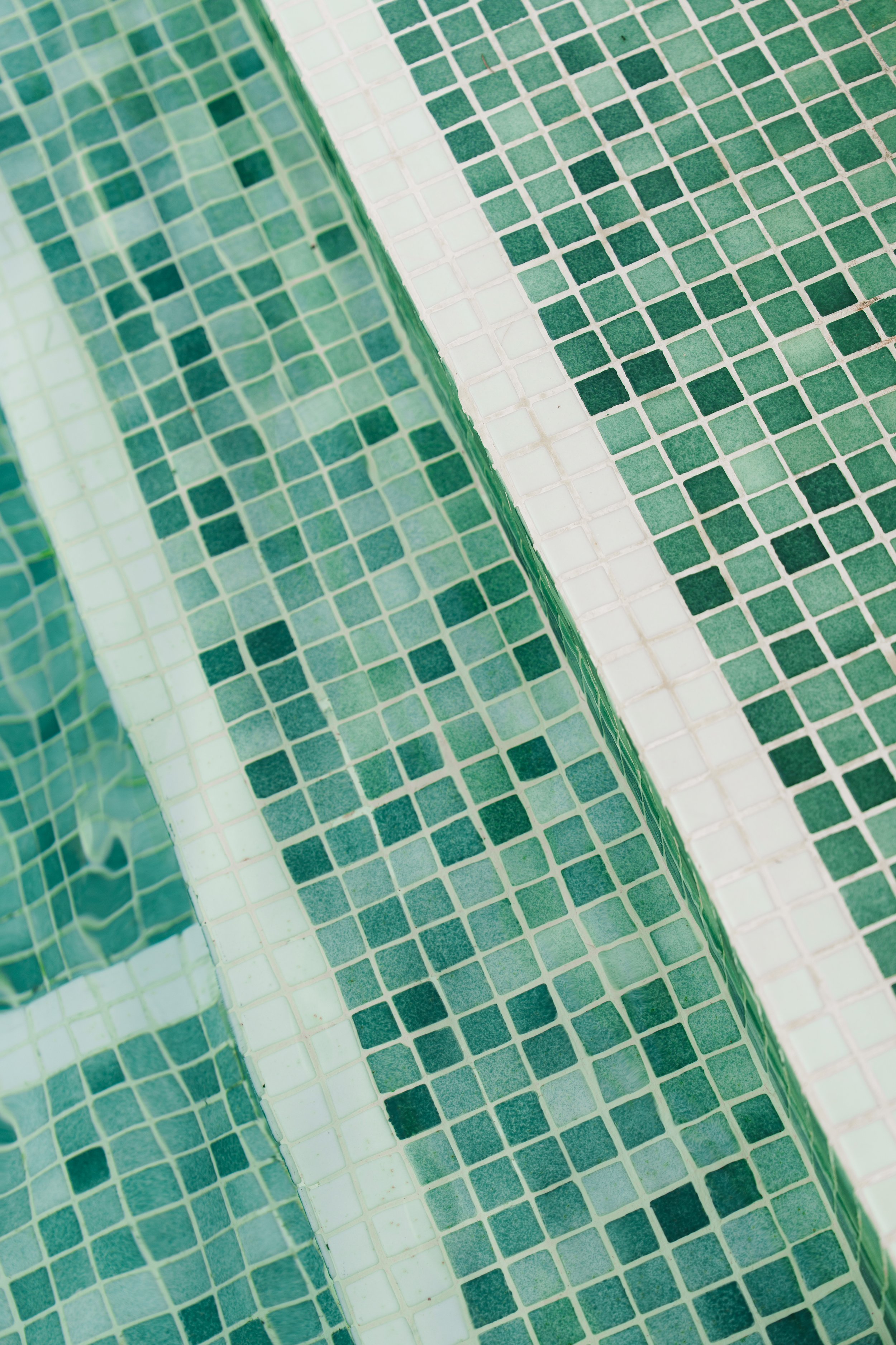 pool-steps-mosaic-tile-h10-palacio-colomera.jpg