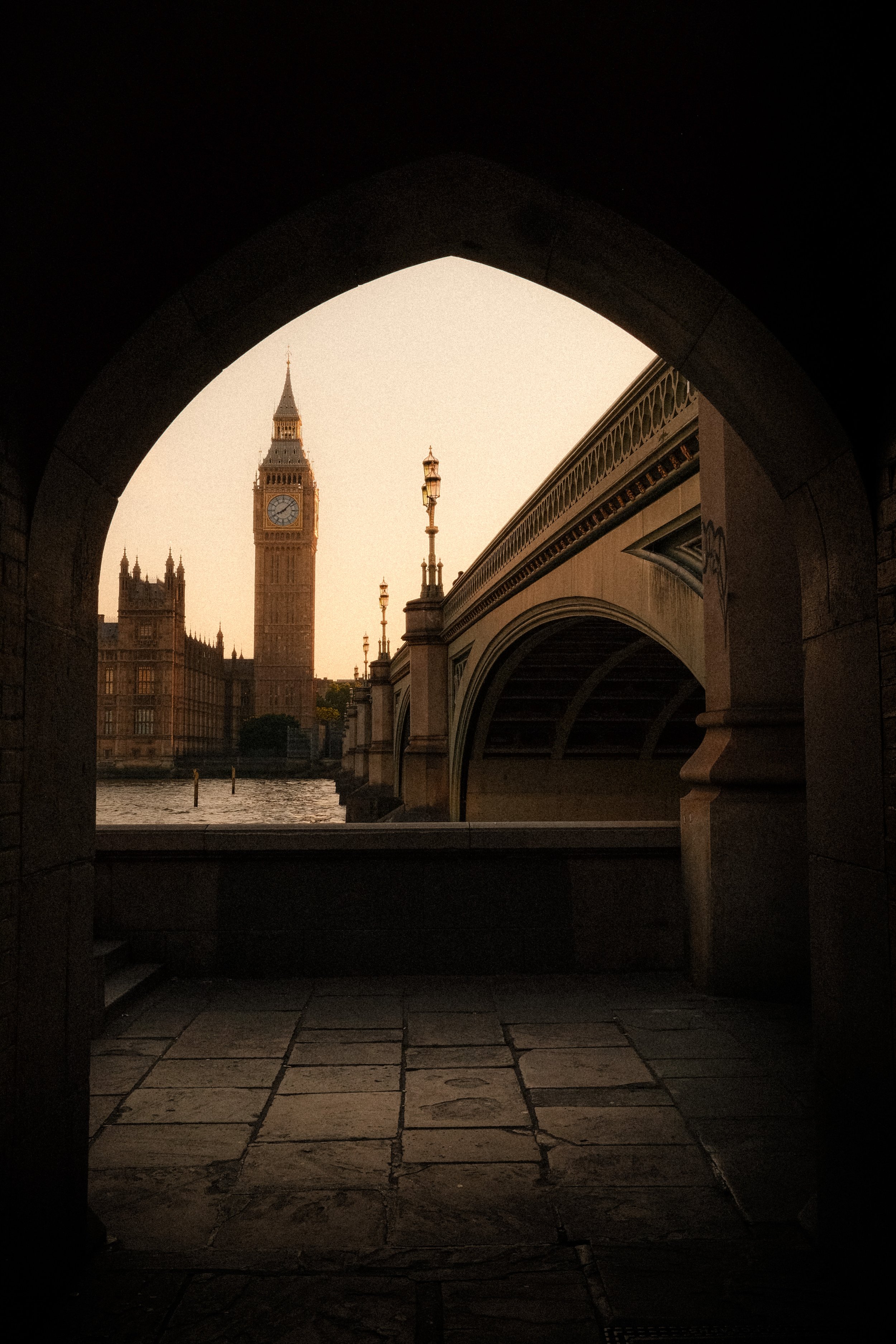 london-big-ben-westminster-bridge-arch-sunset-travel-photography-02.jpg