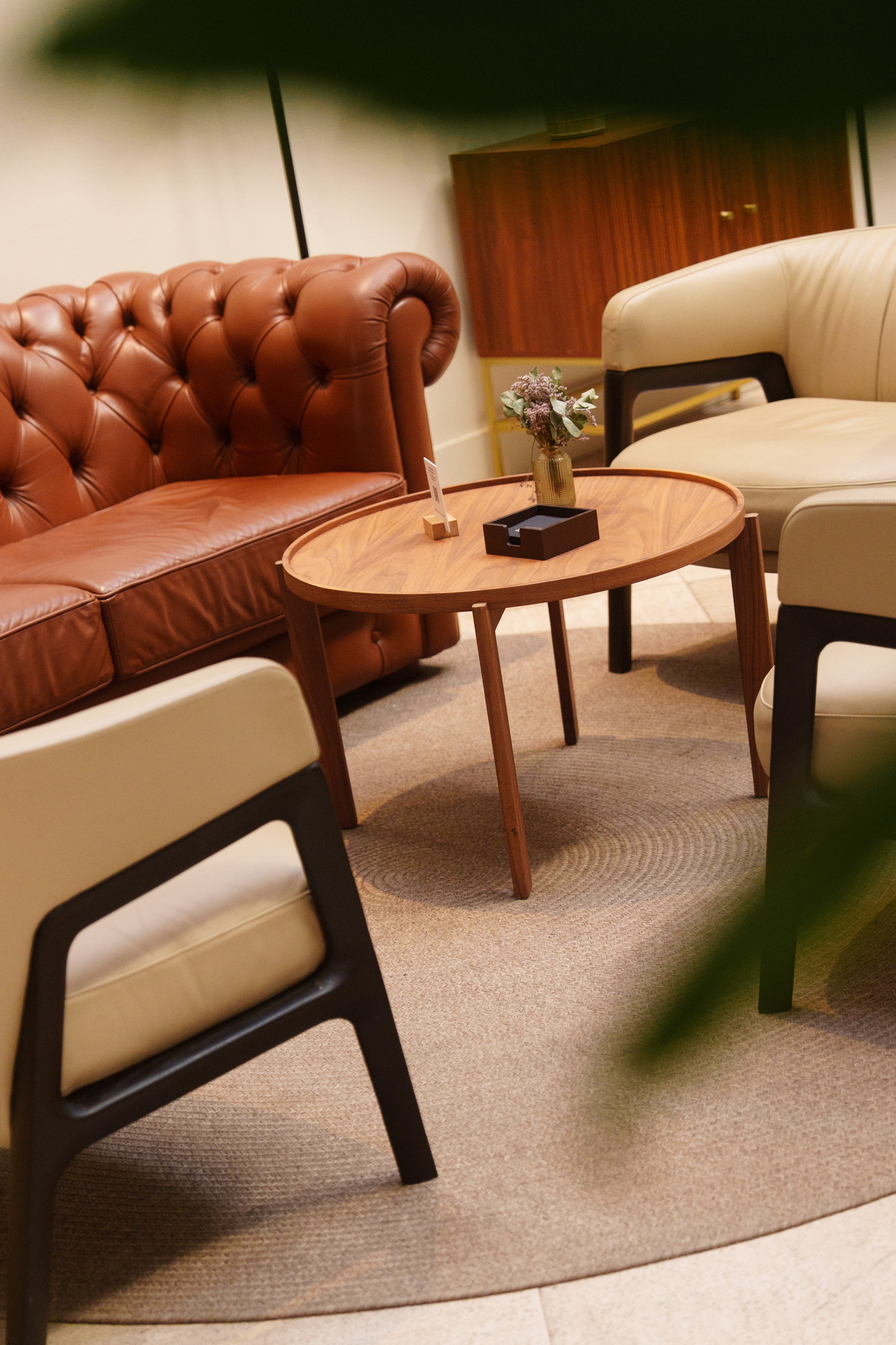 lobby-coffee-table-detail-h10-palacio-colomera.jpg