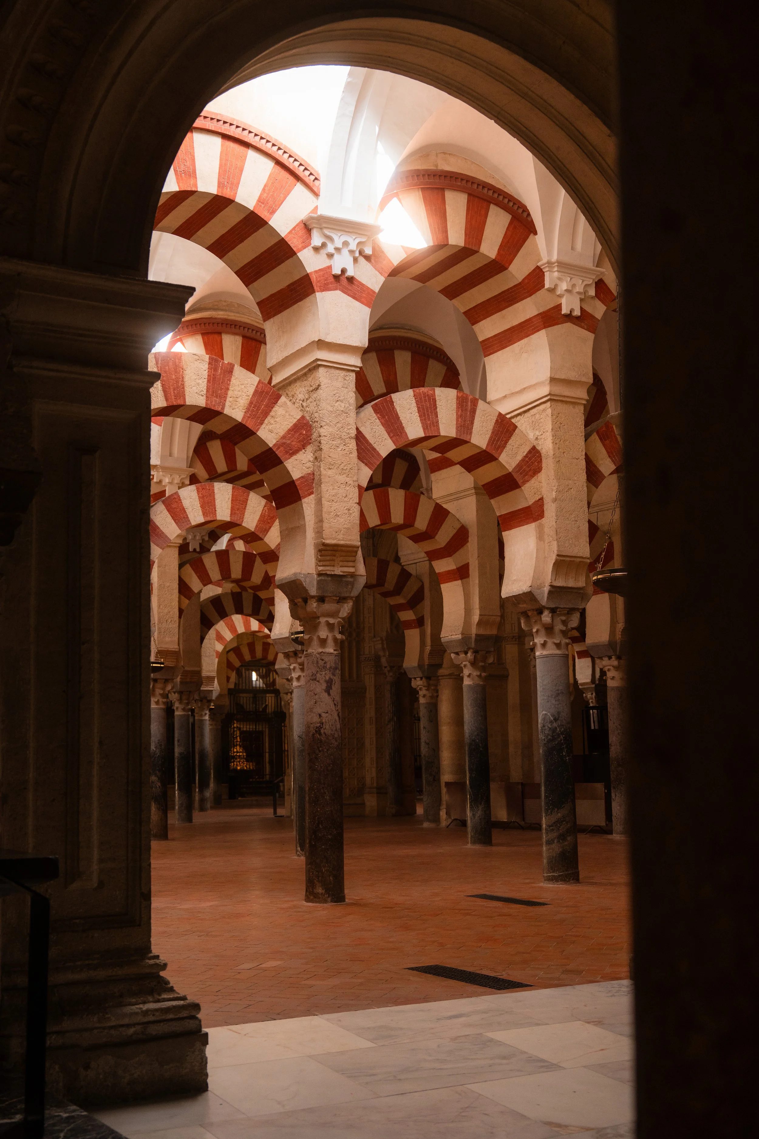 mezquita-cordoba-interior-arches-03-spain.jpg