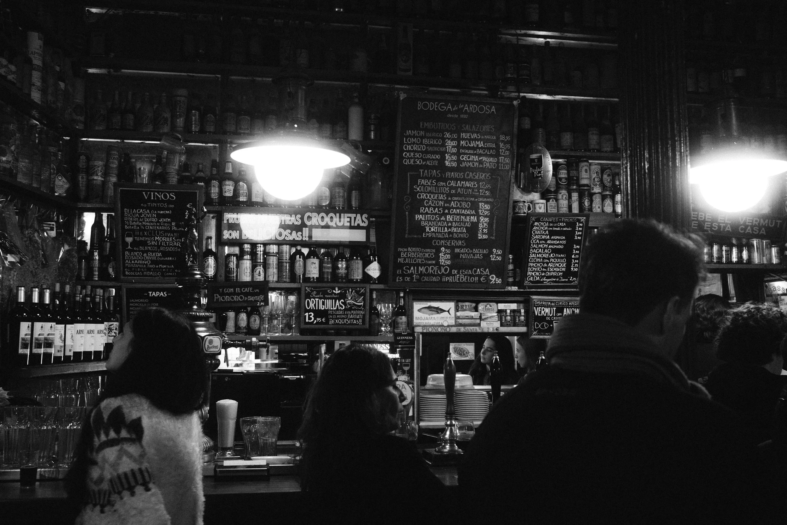 madrid-spain-tapas-bar-interior-chalk-menu-nightlife-travel-photography-17.jpg