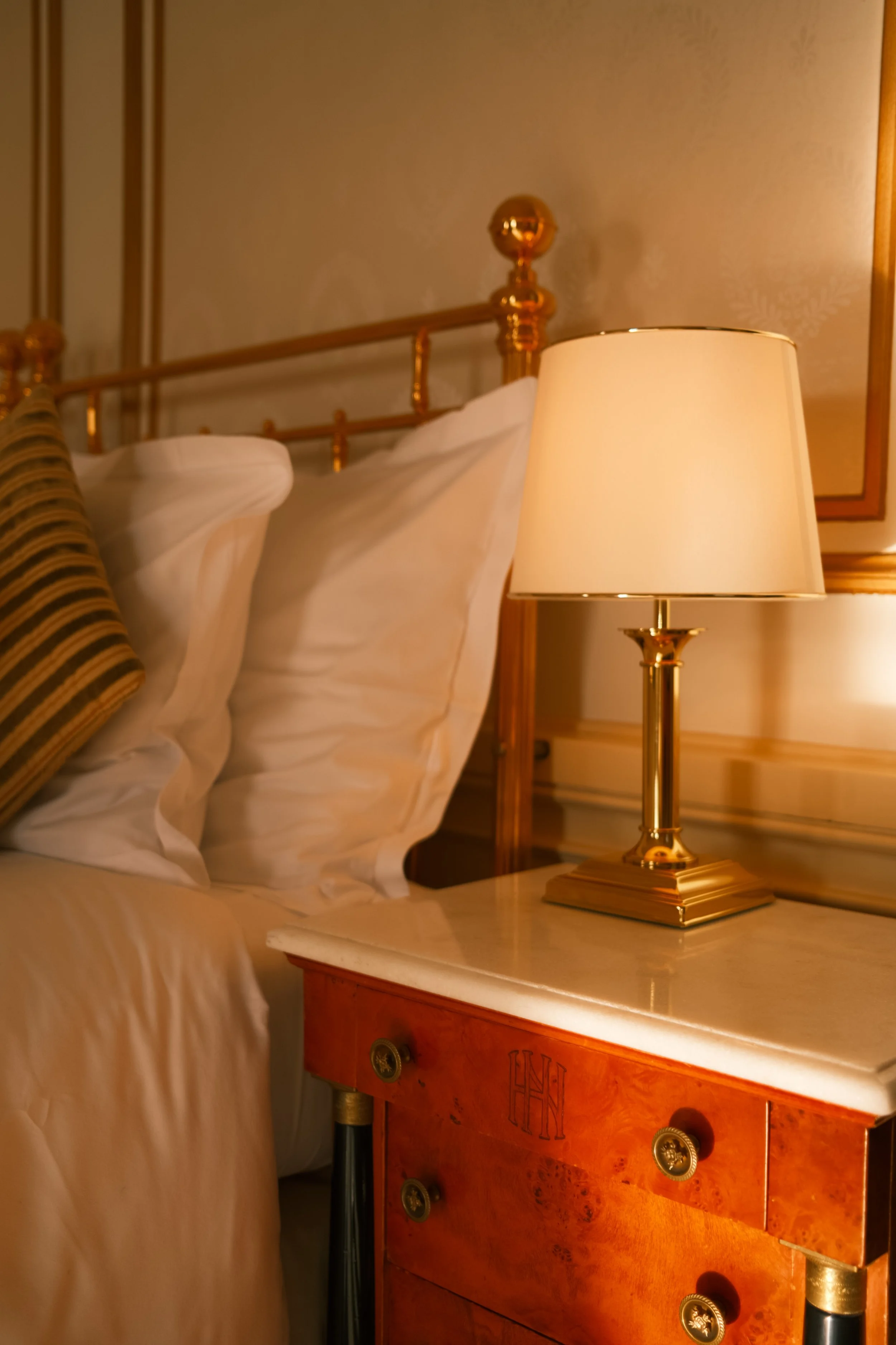 grand-hotel-national-lucerne-switzerland-luxury-room-brass-lamp-nightstand-hospitality-photography-02.jpg