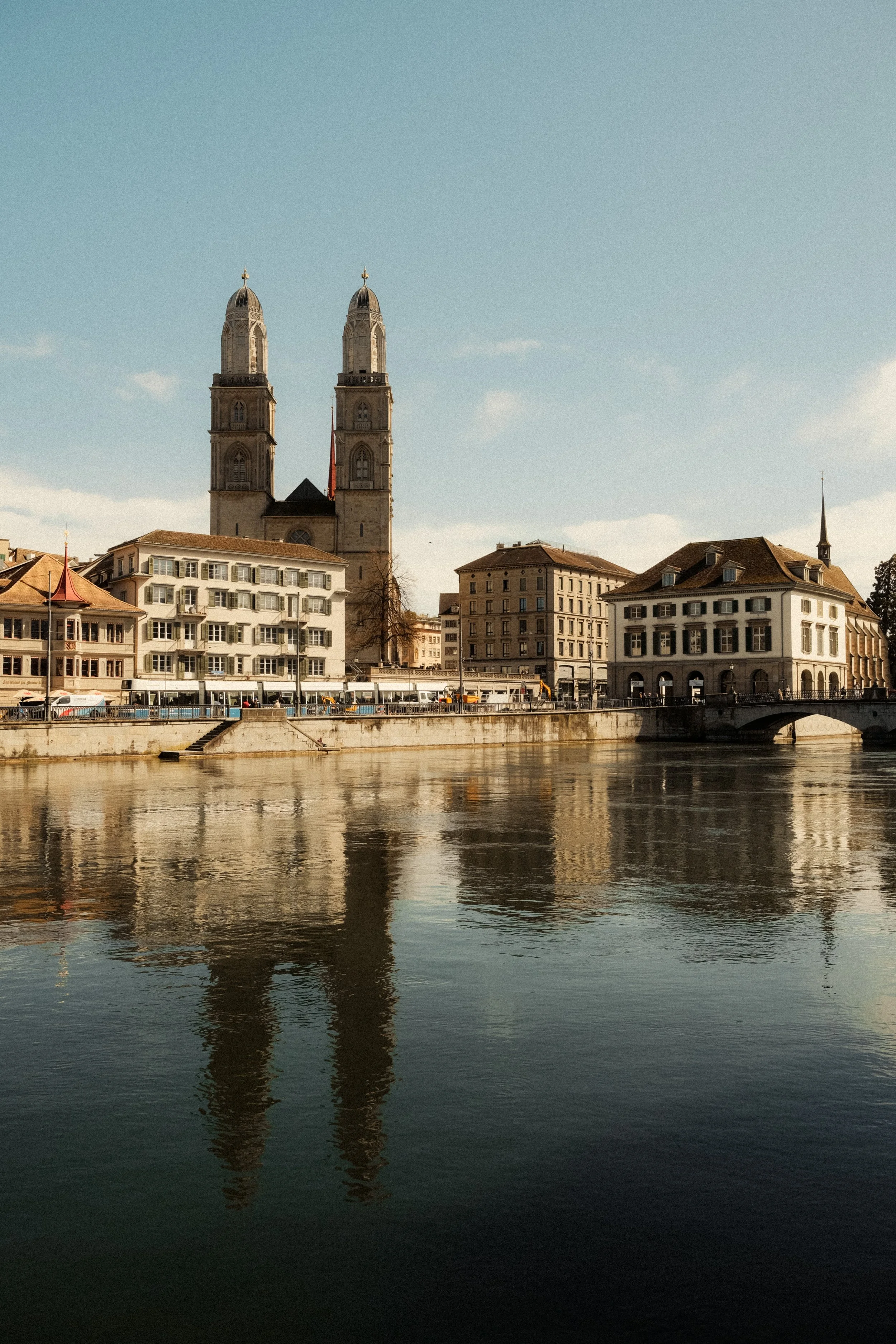 zurich-switzerland-grossmunster-twin-towers-limmat-river-reflection-travel-photography-34.jpg