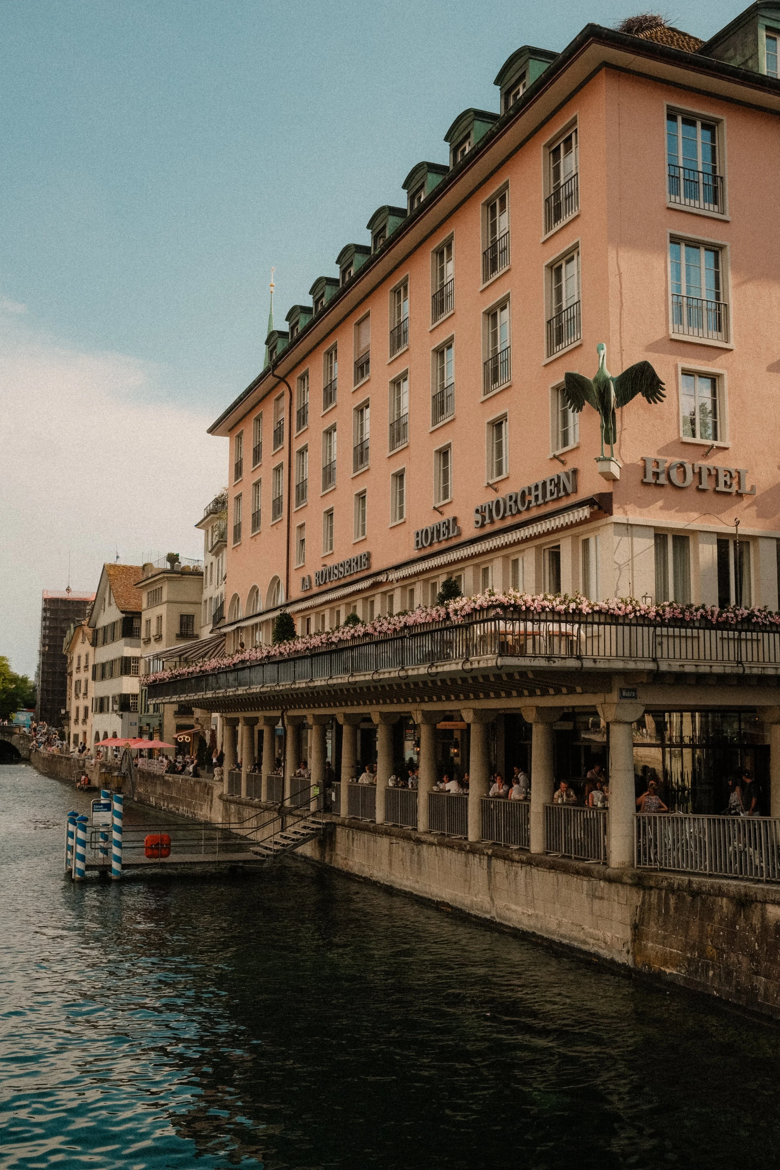 switzerland-zurich-hotel-storchen-limmat-river-hospitality-travel-photography-04.jpg