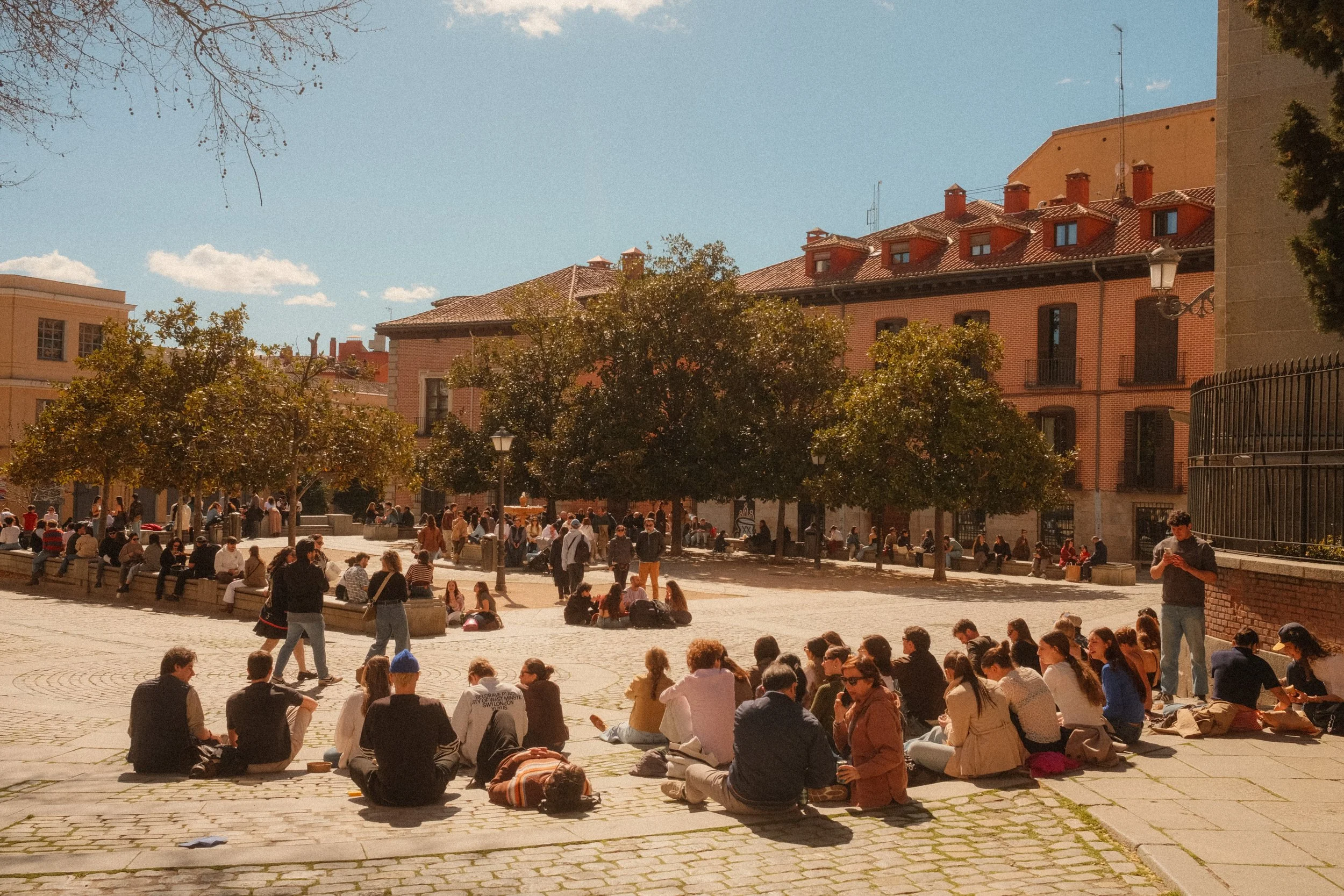 madrid-spain-plaza-people-gathering-sunny-travel-photography-24.jpg