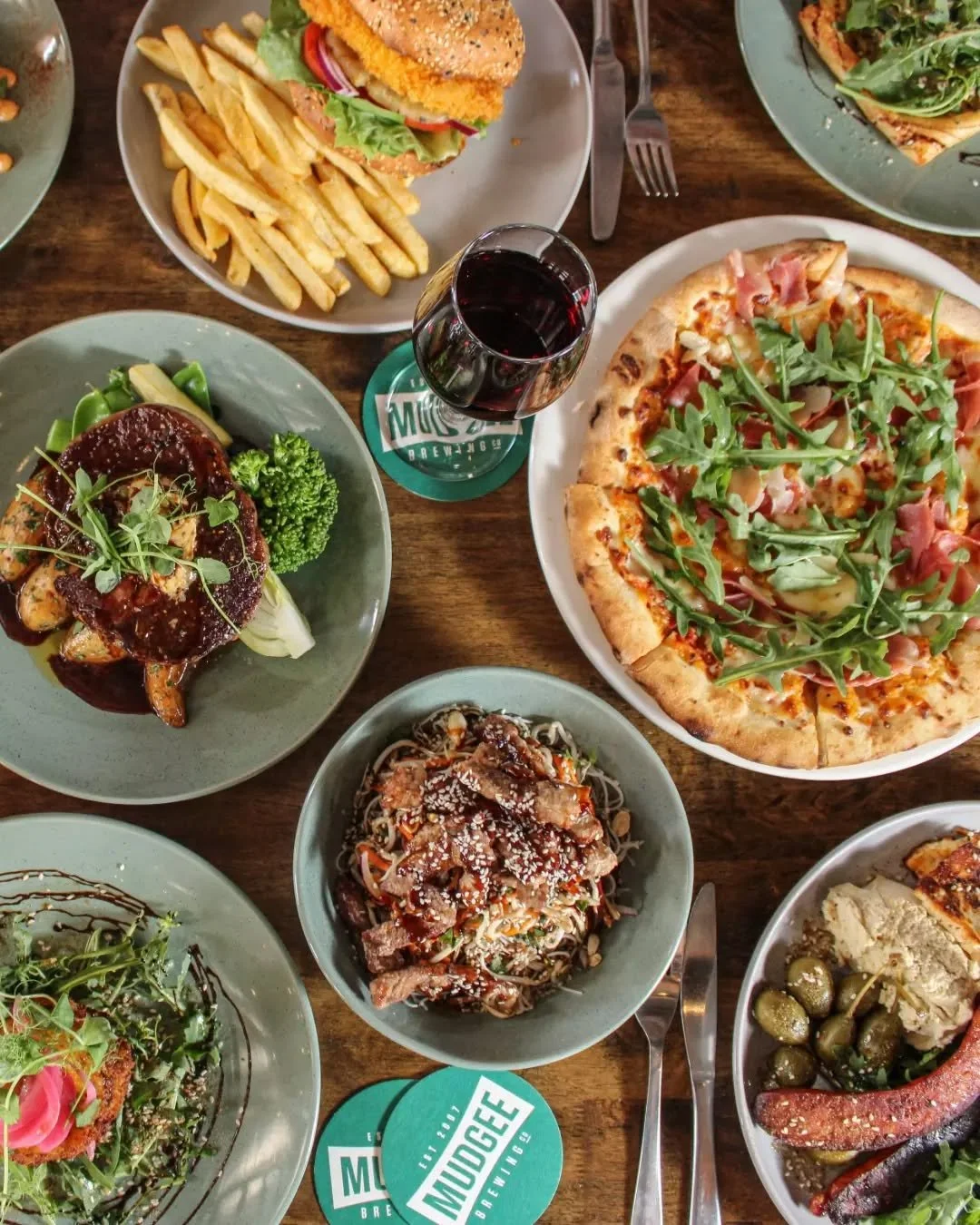 Got a big group? We&rsquo;ve got you covered 🍻

Whether it&rsquo;s a crew of mates, a team trip or a group passing through Mudgee, we&rsquo;re set up to handle large bookings &mdash; good food, cold beers and no stress!

We can cater set menu option