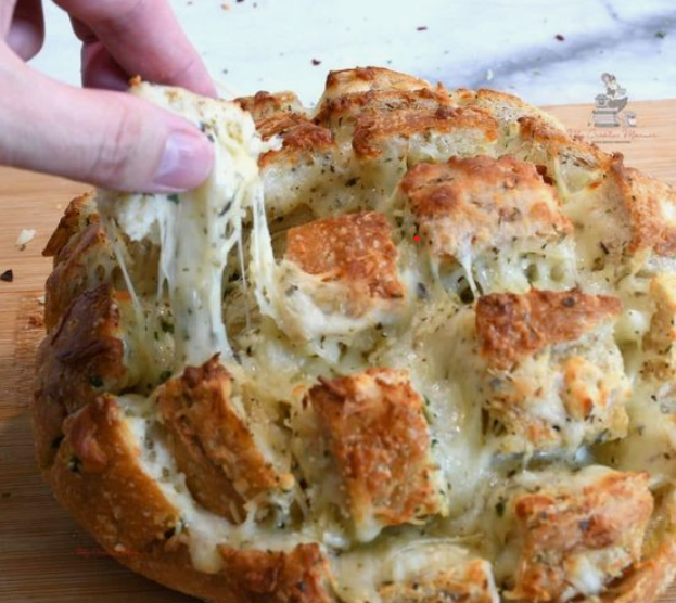 Pull-Apart Rustic Cheese Bread