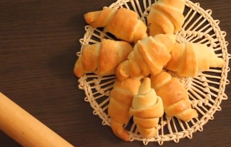 Crescent Roll Plated