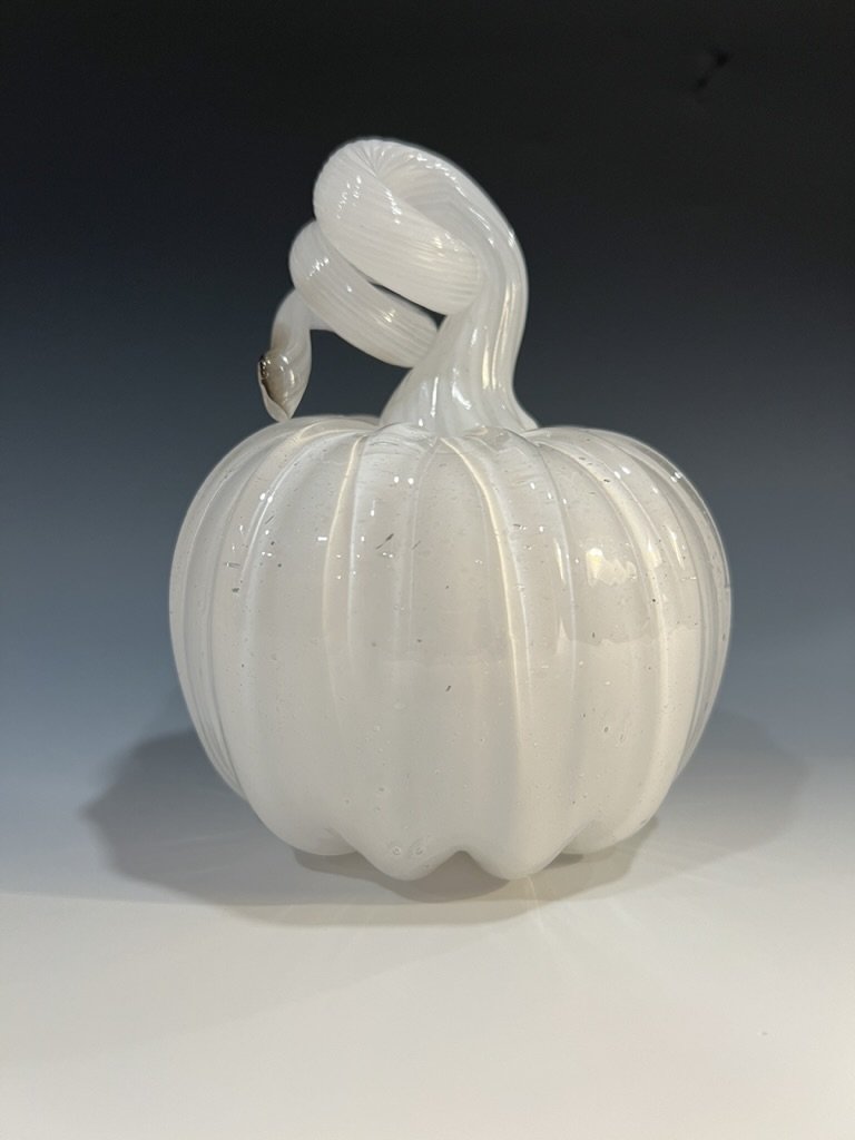 Pumpkin in "Opal White"
