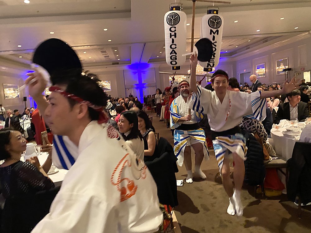  Mikoren men’a dancers 