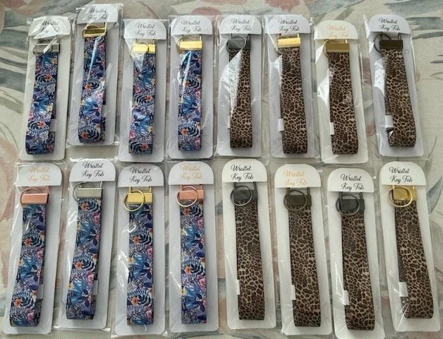 One of my fabulous customers, Cathy, has put my webbing and key fob hardware to good use. How fabulous do these look? Cathy just crafts for gifts to give family and friends. These are packaged so nicely, I think she should start a little business, ma