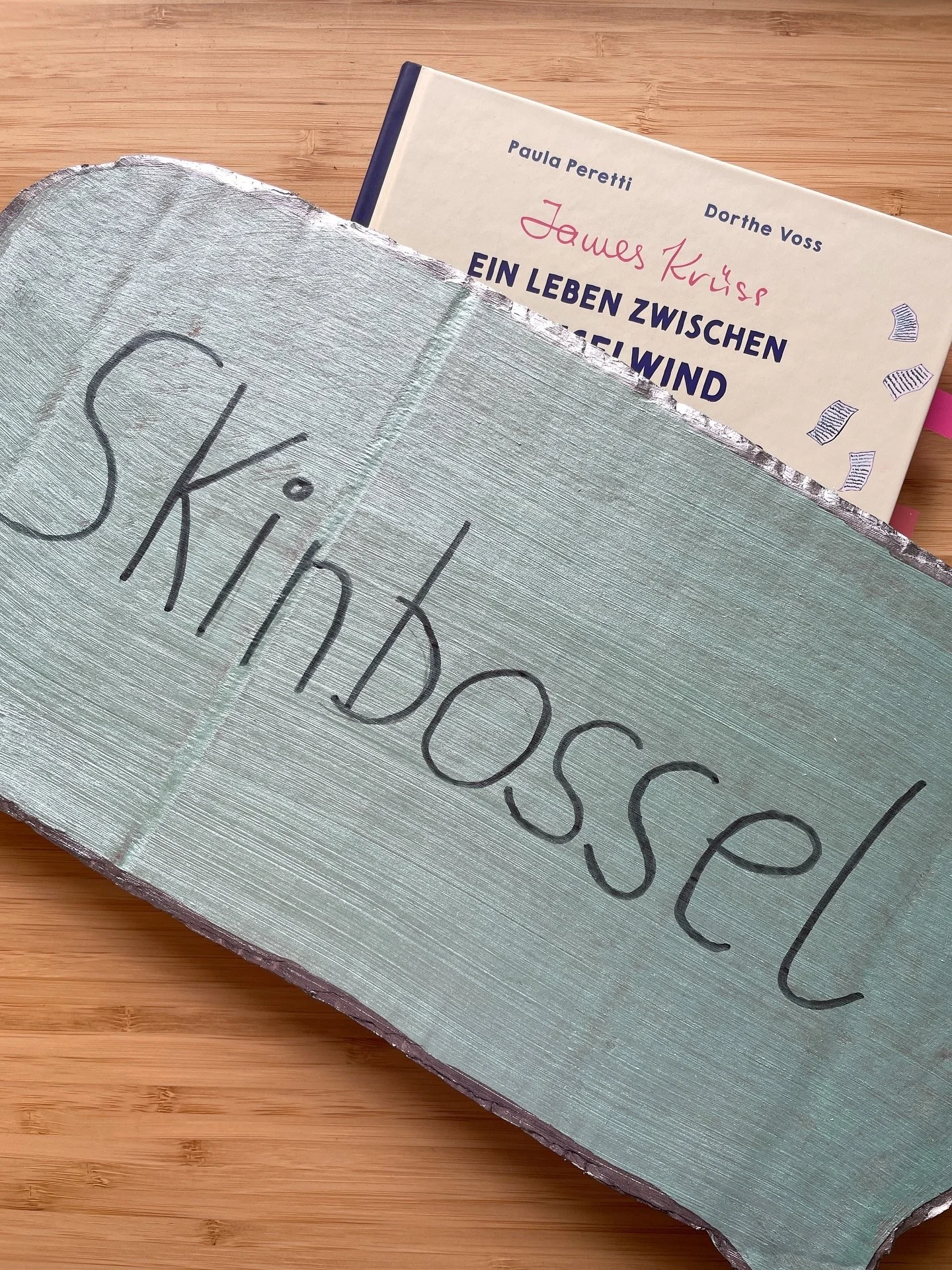 James Kr&uuml;ss hat als Erwachsener viele unterschiedliche Sprachen gesprochen - seine Muttersprache war immer Halunder, also Helgol&auml;ndisch 🥰

Ich kann leider nur ein paar einzelne W&ouml;rter &hellip; Brekkenputer zum Beispiel (das hei&szlig;