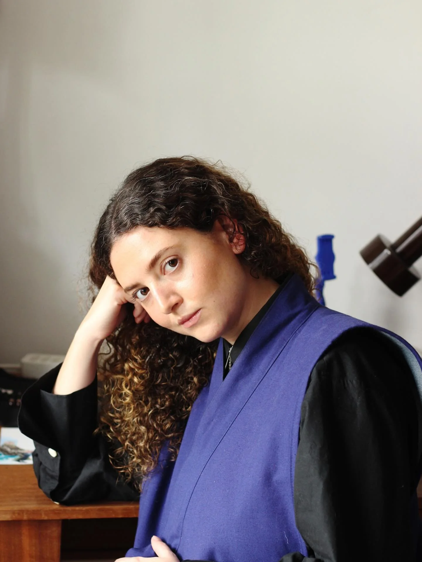 Happy Birthday to our valentine, Pilar De Ceuleneer! 
Wishing you a beautiful year filled with inspiring projects, meaningful moments, and endless creativity.

&mdash;
Uitgewaaid, 2025
145 x 210 mm
Color pencil on paper
Framed by Atelier Derycke 
&md