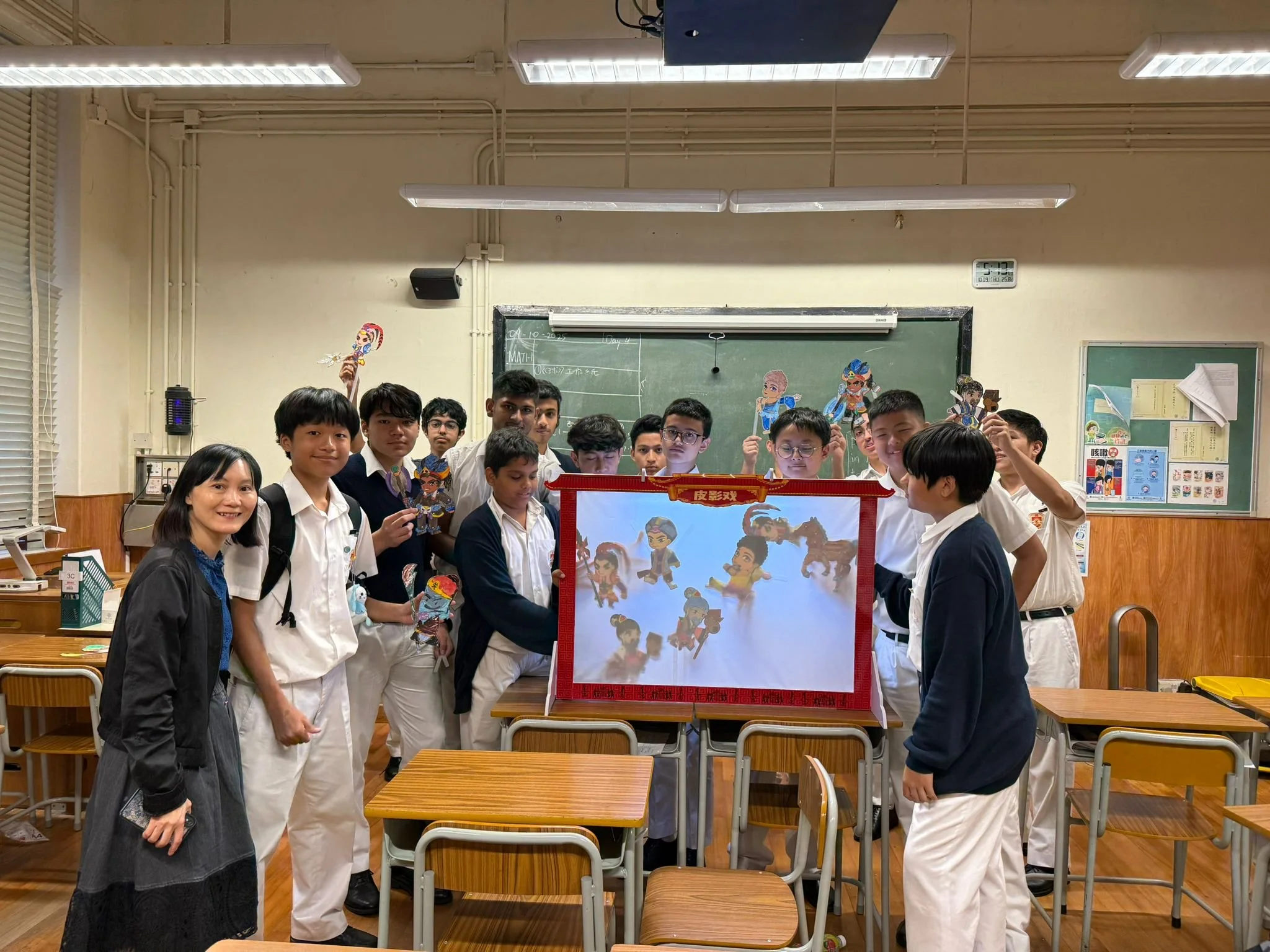 跨越語言界限：非華語學生 (NCS) 的皮影戲課，用光影說好中國故事