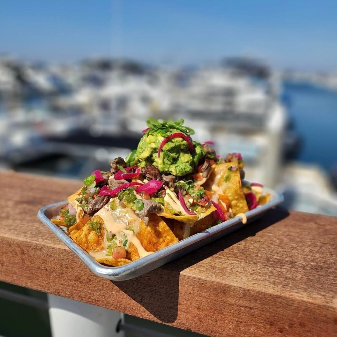 Tasty Tuesday nachos at @goldenroadpubhb 🌶🤤