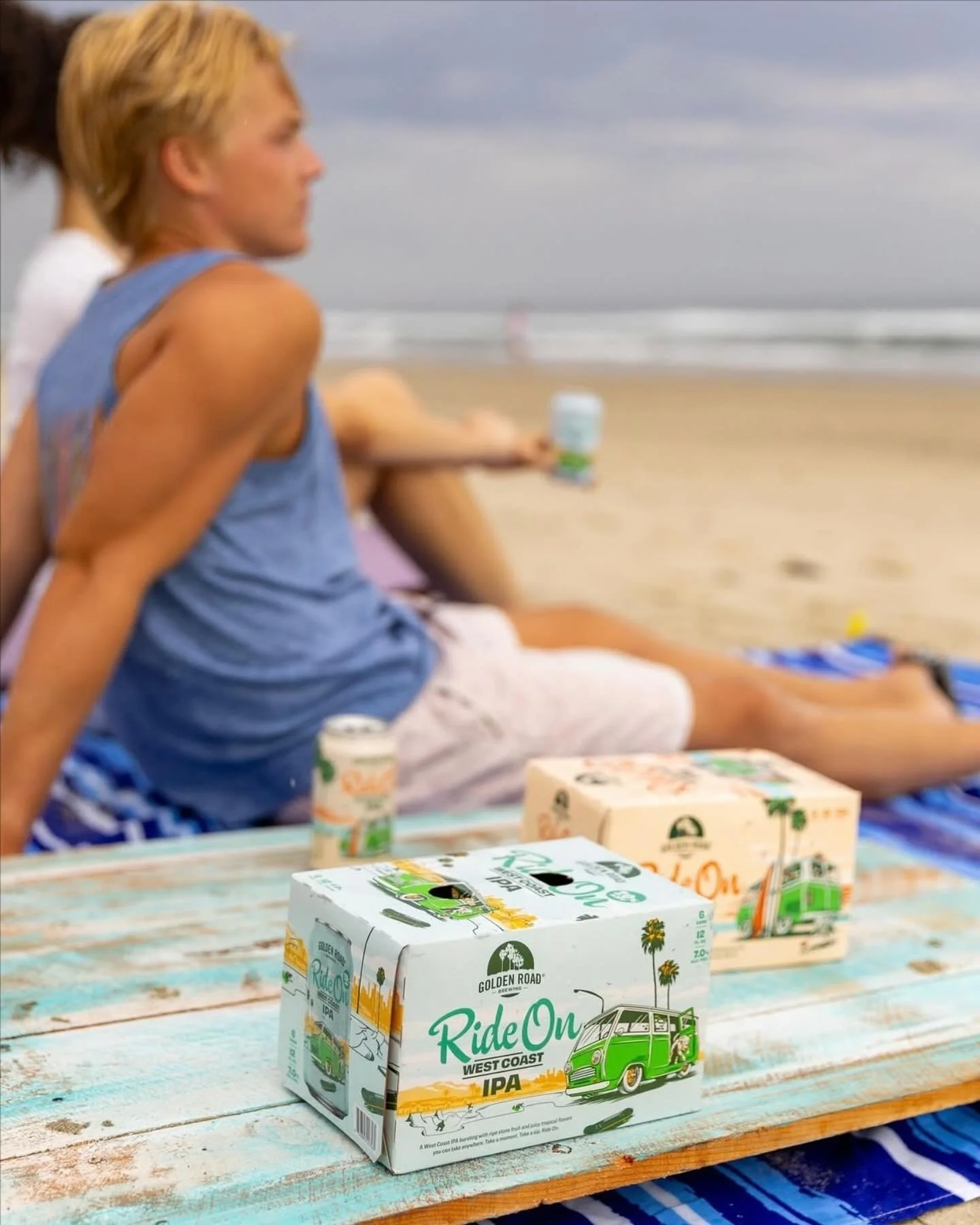 Find your coastal calm @goldenroadpubhb — the perfect sip for sunny days at Peter’s Landing. βοΈβ¨