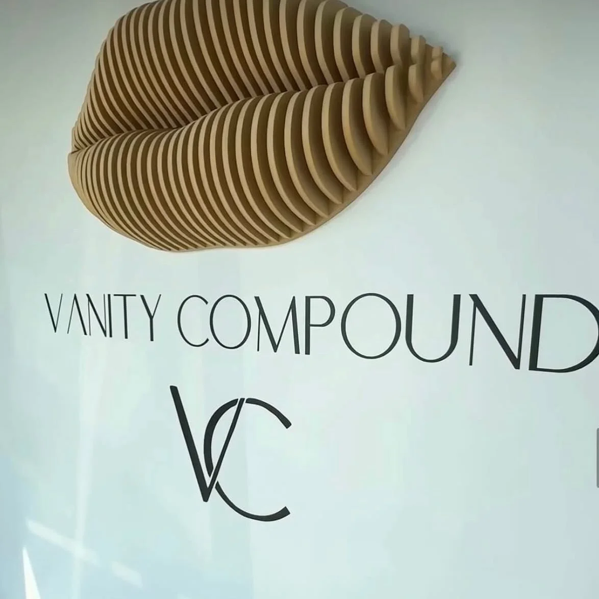 This holiday season, give the gift of feeling your best. ✨ @vanitycompound offers thoughtful, confidence-boosting care right here at Peter&rsquo;s Landing.

A gift they&rsquo;ll truly enjoy &mdash; and return for. 🎁