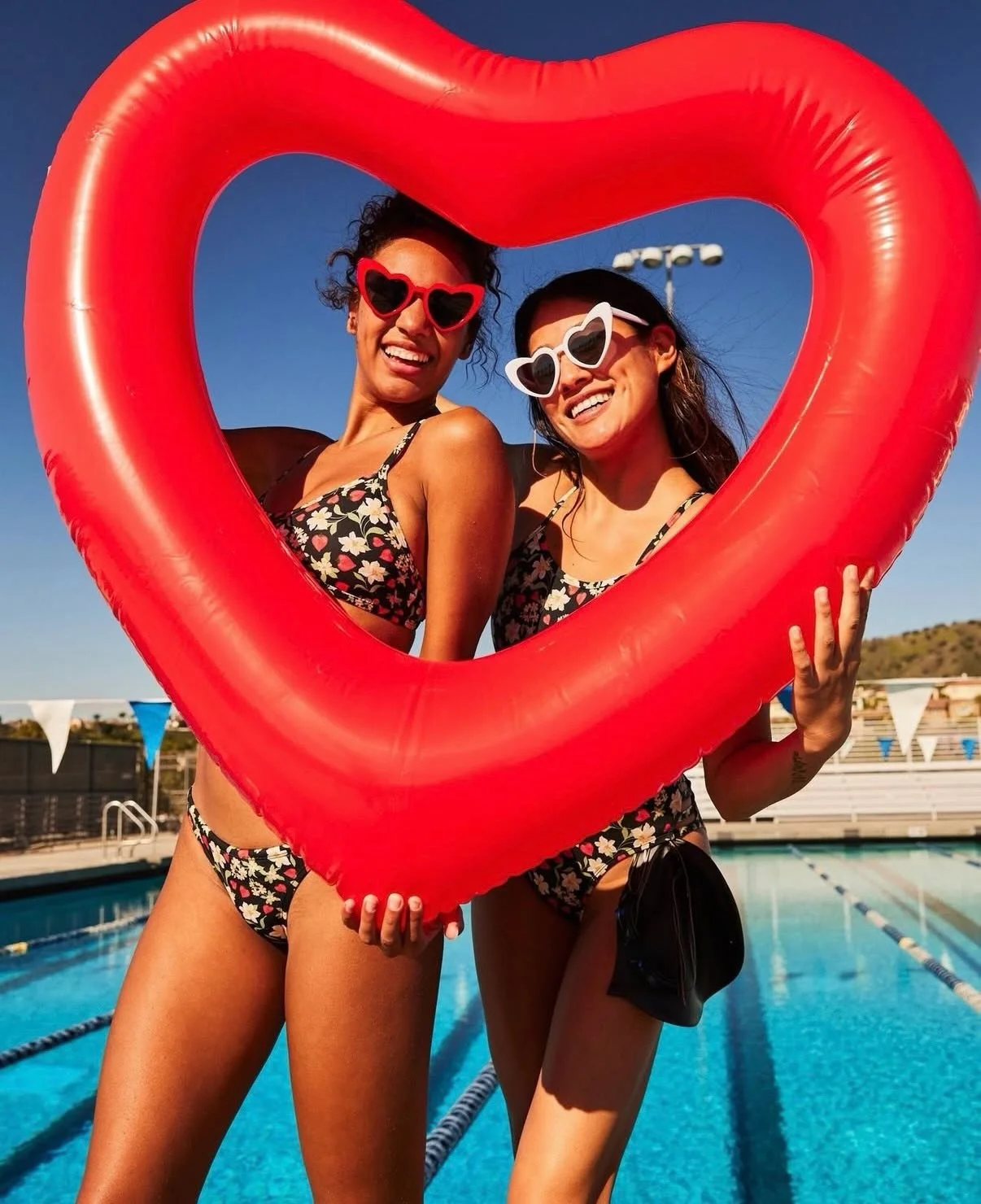 Love at first splash. ❤️🍓 Featuring the newest print from @jolynclothing