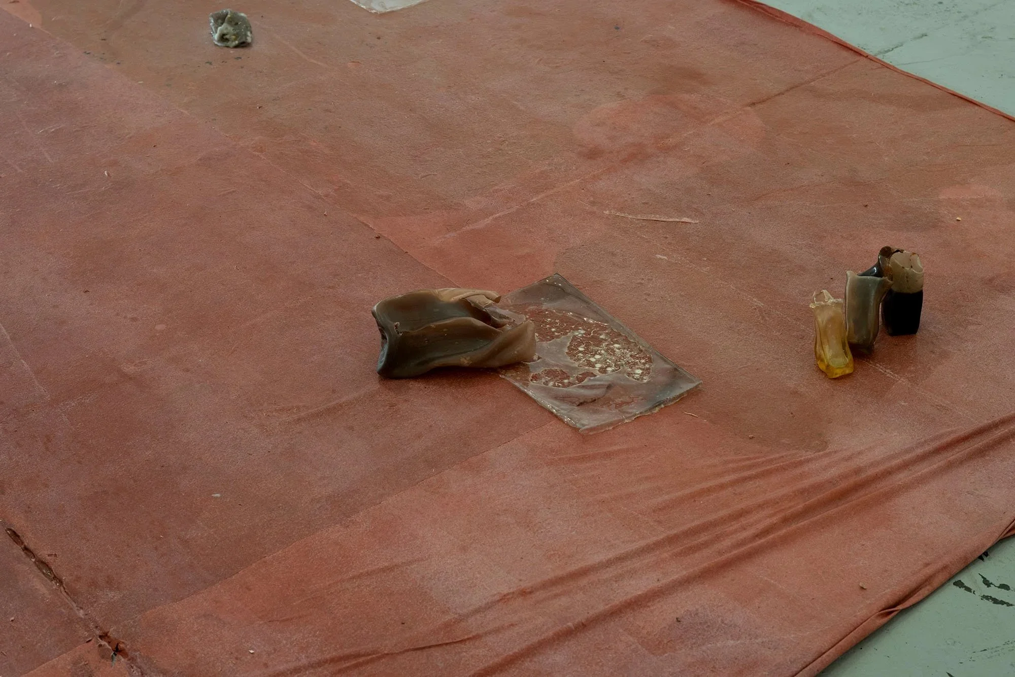Vessels cast in photographic emulsion spill on latex