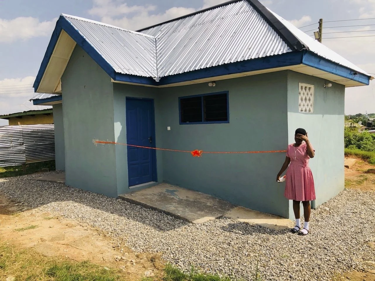 Onechild Ghana: Toilet construction at a secondary school