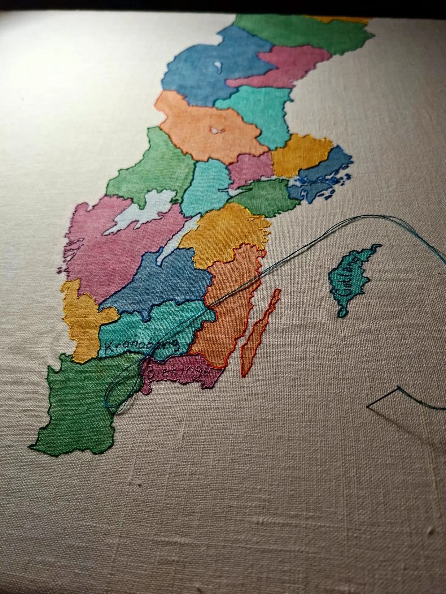 Lite processbilder i vad som i folkmun kommit att kallas kungens broderi