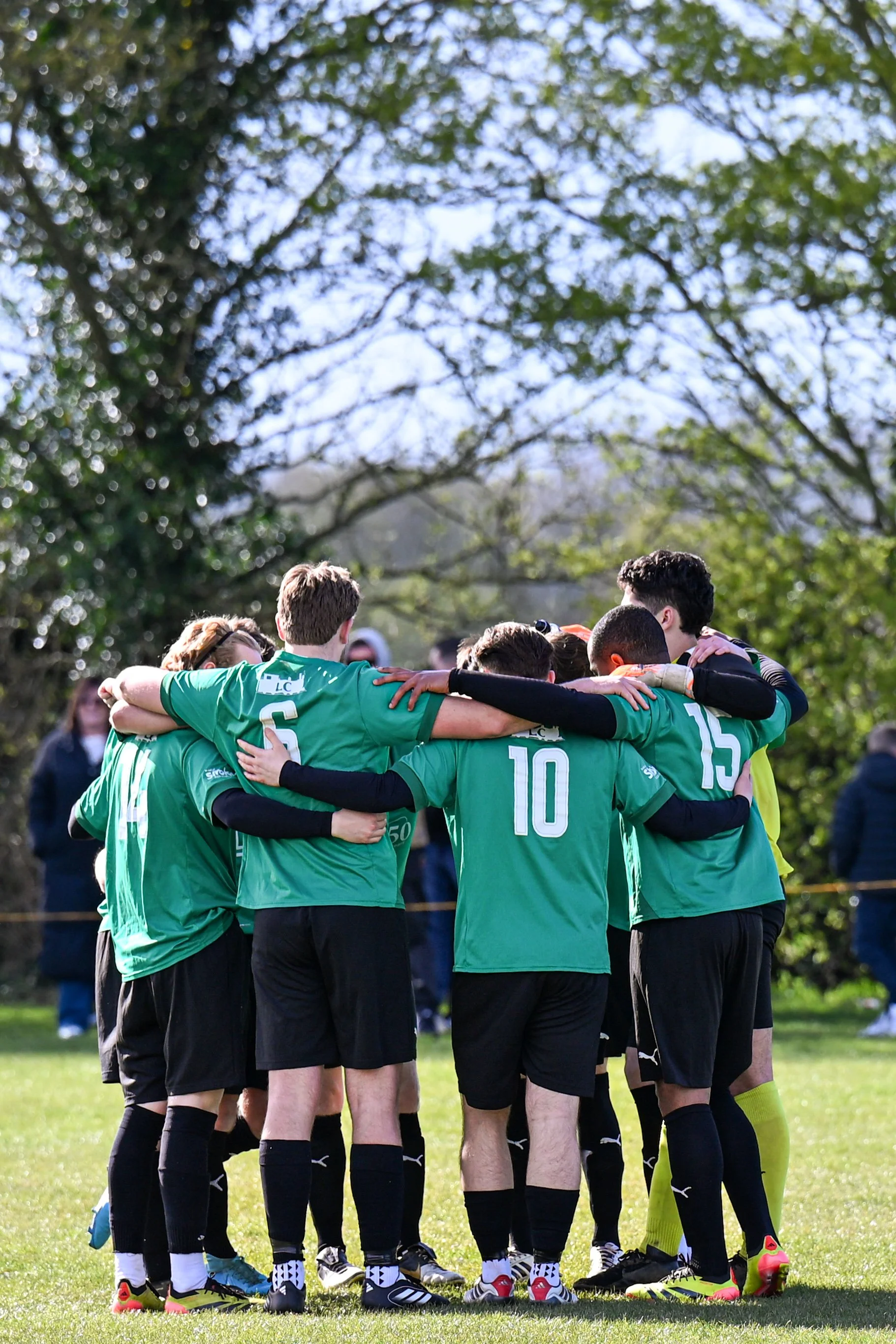 Charing 3 - 3 Eagles